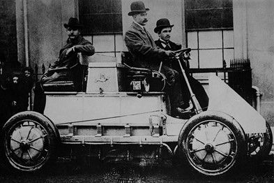 Το πρώτο υβριδικό ηλεκτρικό αυτοκίνητο στον κόσμο