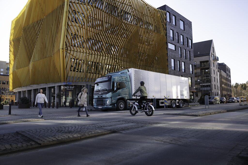 Volvo: Με ιδιαίτερους ήχους τα ηλεκτρικά φορτηγά