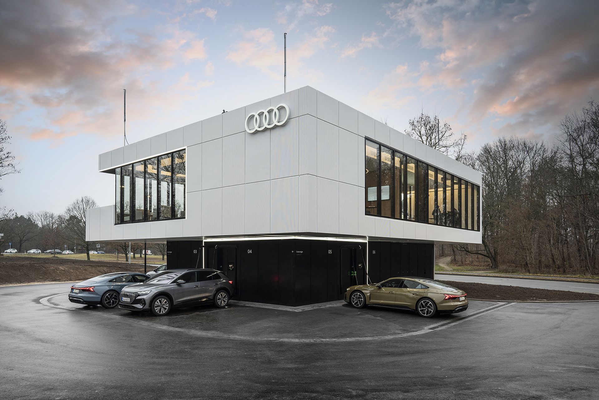 Ένας πρωτοποριακός σταθμός φόρτισης από την Audi