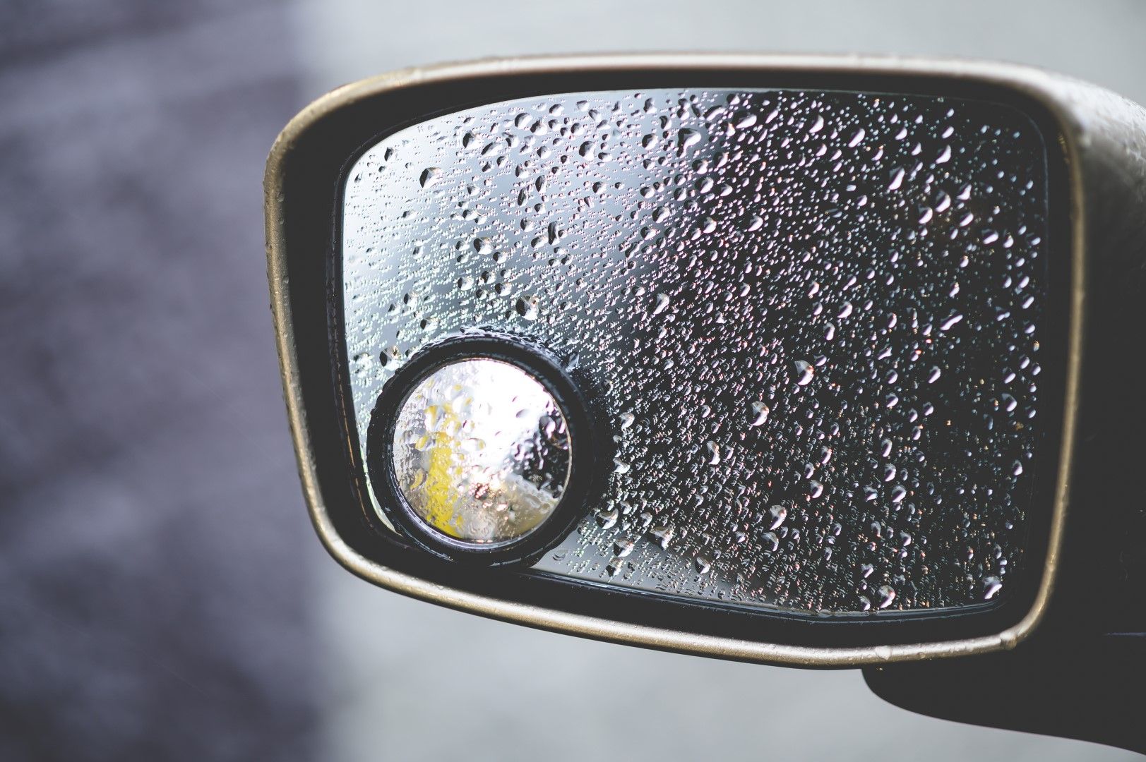 Αυτοκίνητο vs βροχή: Πώς το... στεγνώνεις;