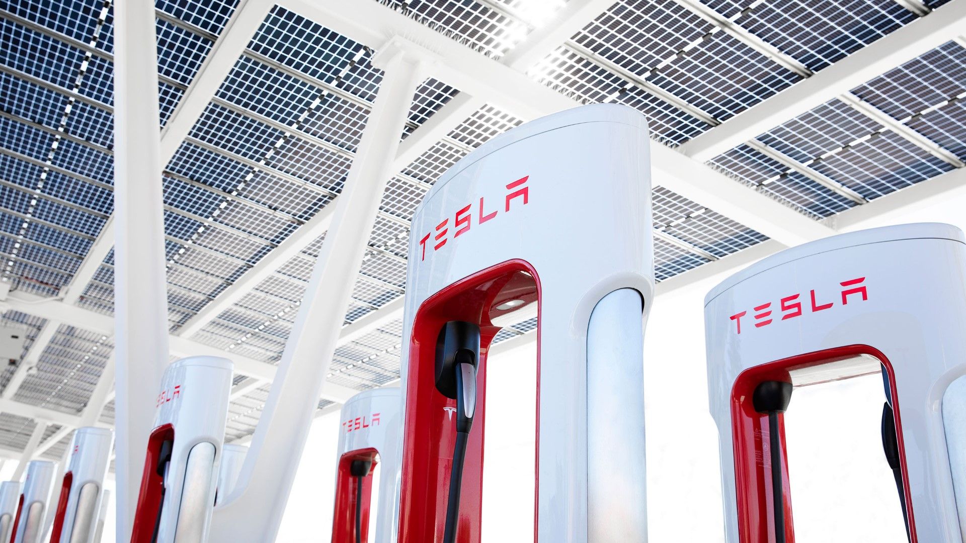 Tesla: Διαθέσιμοι για όλους οι Supercharger της Ολλανδίας