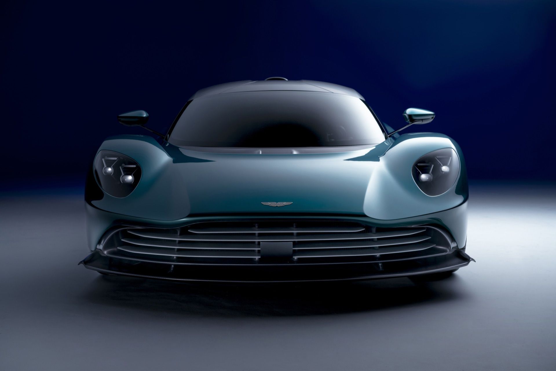Προ των πυλών η νέα υβριδική Aston Martin!
