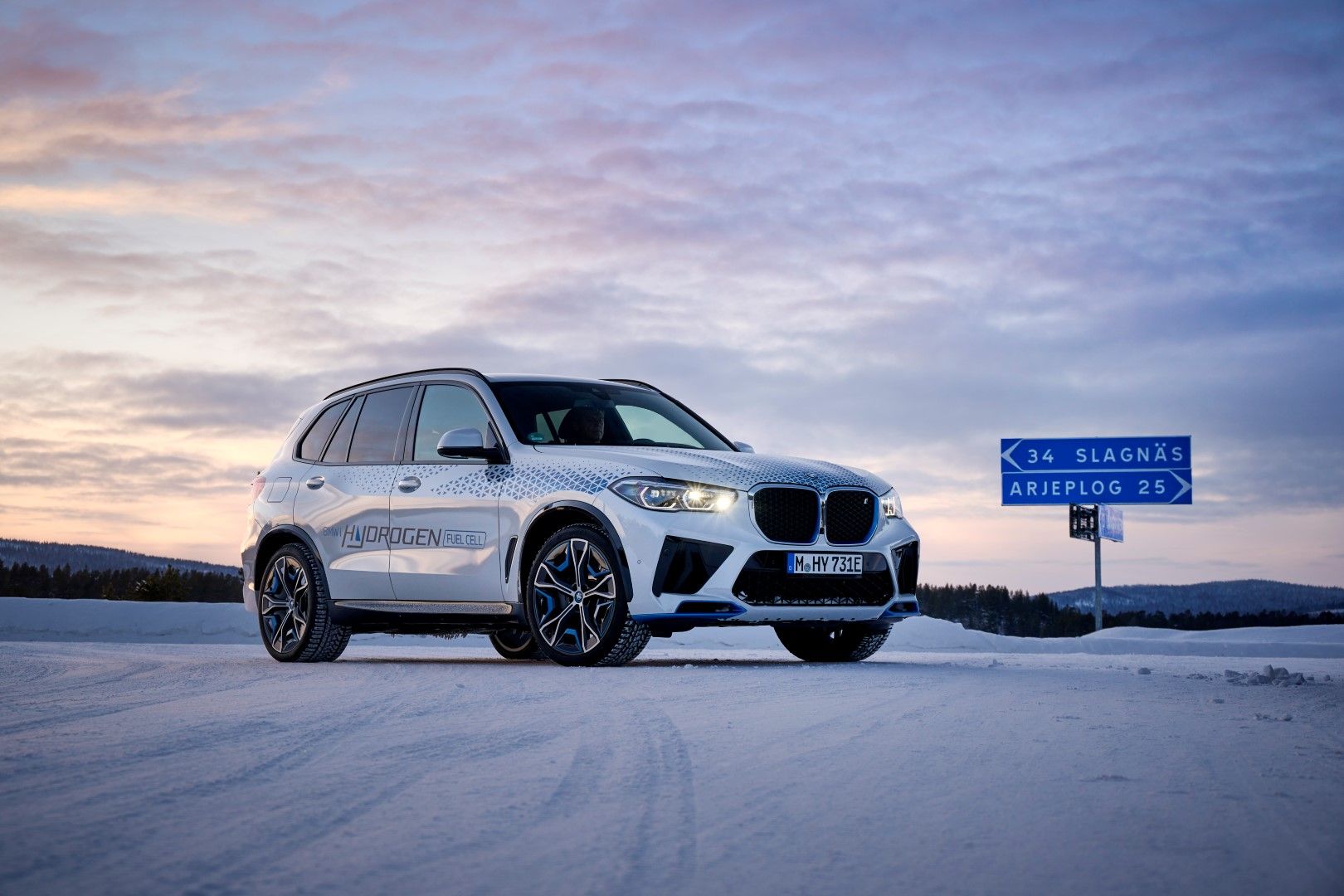 Δοκιμή στα χιόνια με BMW iX5 Hydrogen!