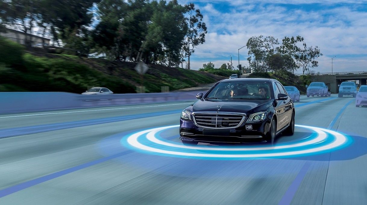 Mercedes-Benz: To Drive Pilot «λύνει» τα χέρια του οδηγού!