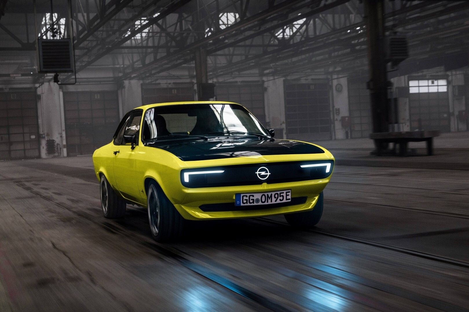 Το Opel Manta επιστρέφει ως ηλεκτρικό!