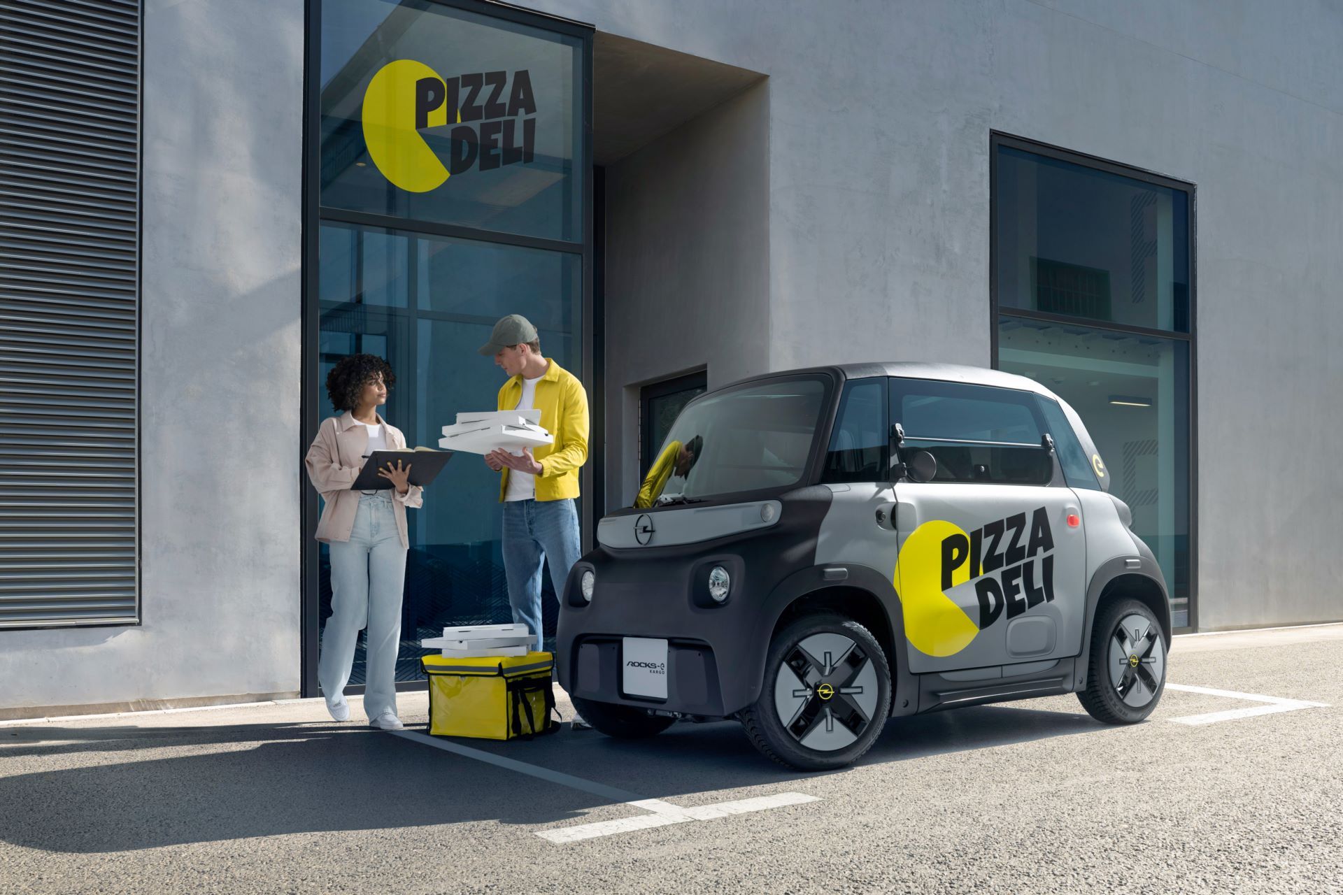 Ένα Opel Rocks-e Kargo θα φέρει την πίτσα σας!
