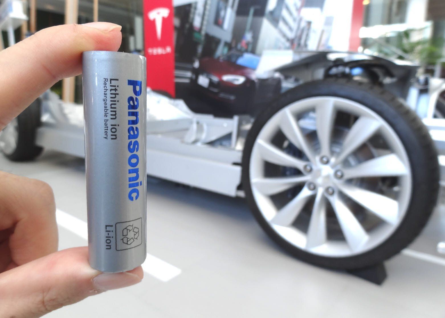 Panasonic: Νέες μπαταρίες για την Tesla!