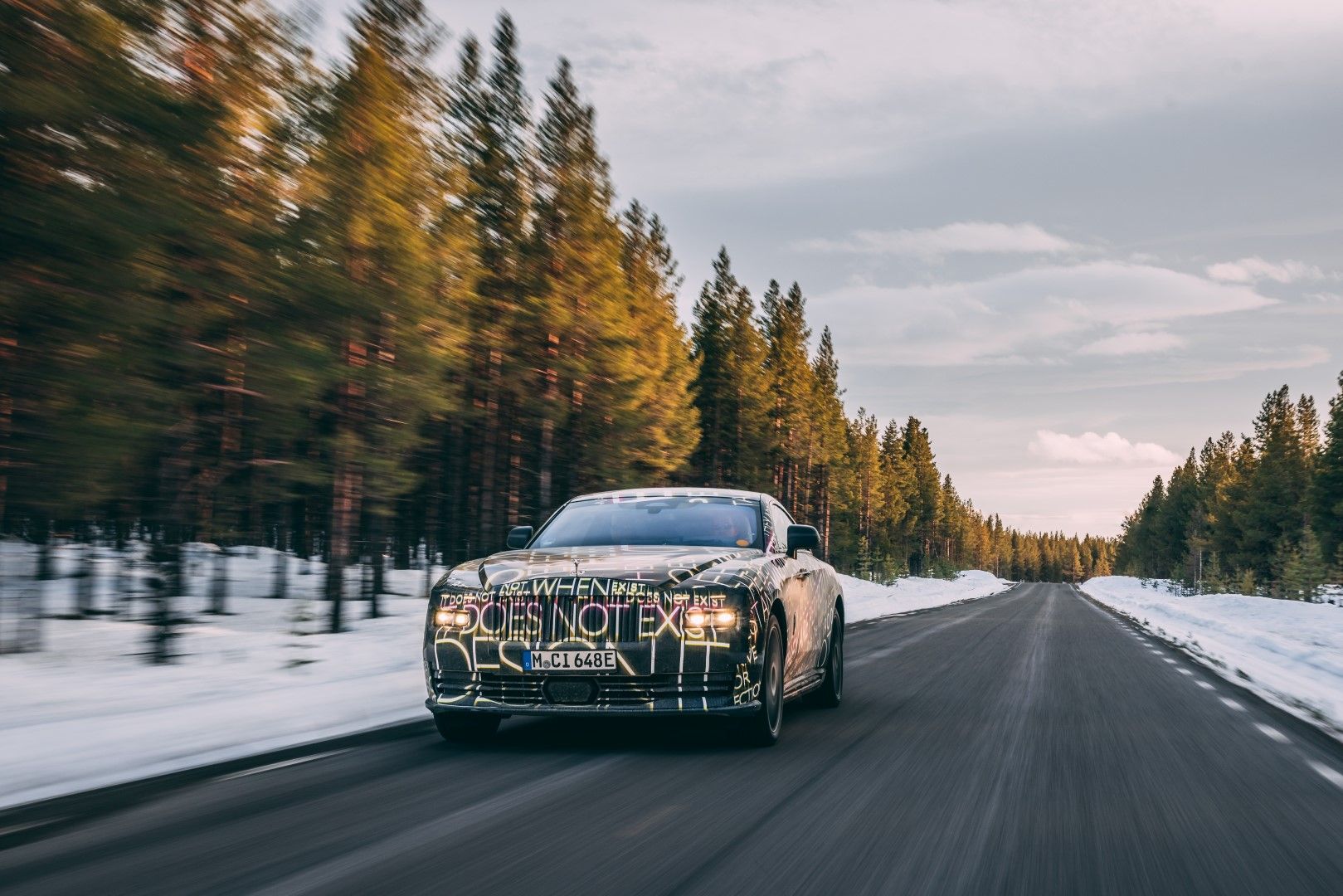 H Rolls-Royce Spectre τεστάρει τις αντόχές της στα χιόνια!