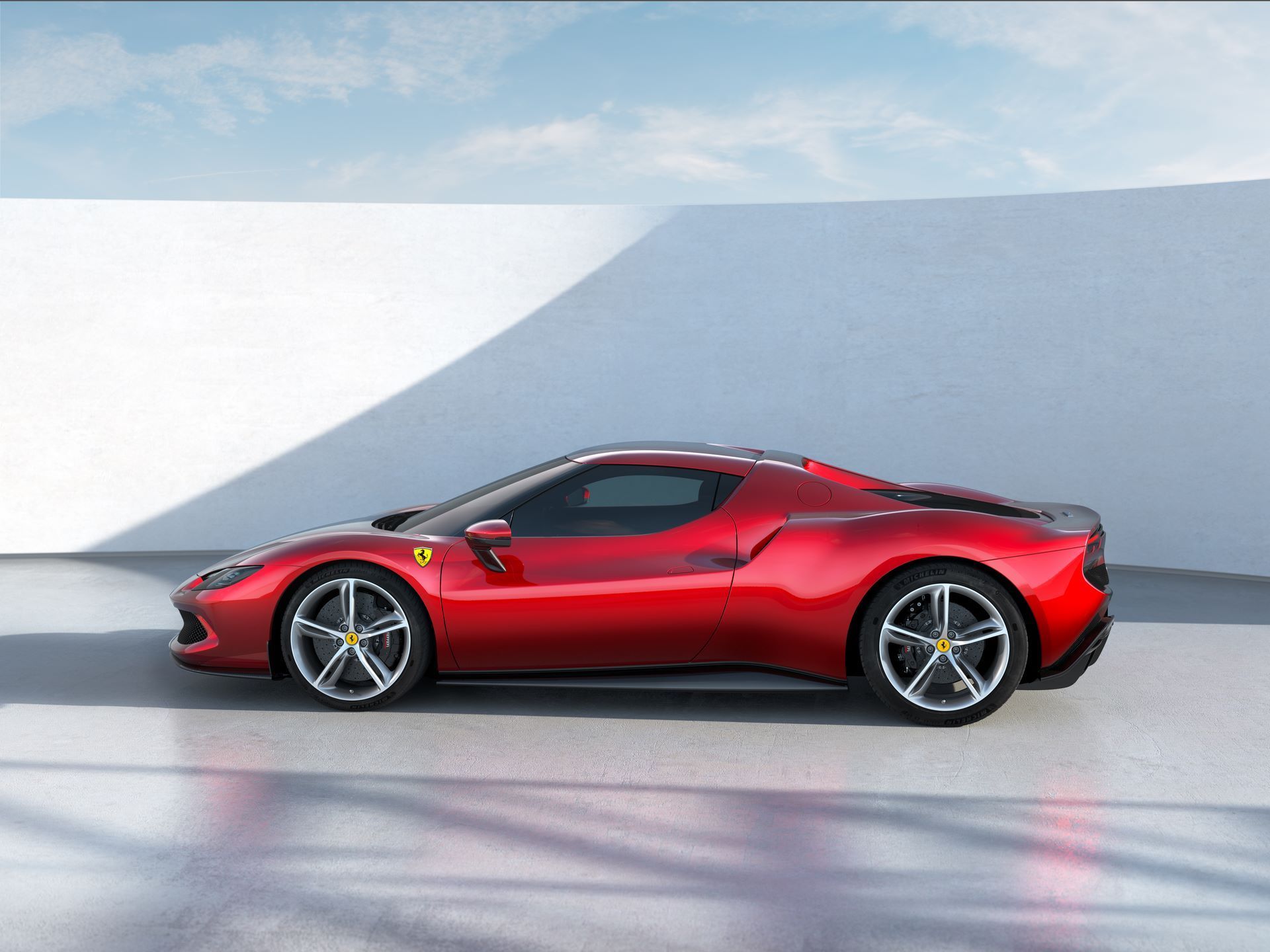Η Ferrari 296 GTB «κοκκίνησε» τα Red Dot Awards!