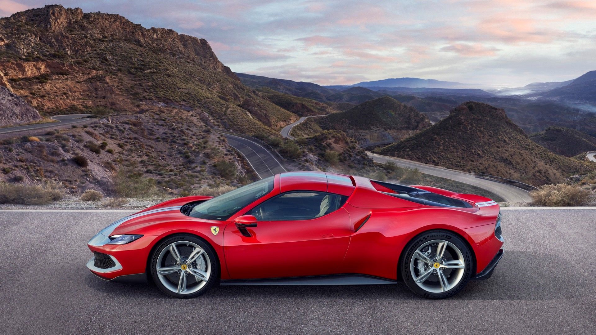 Ιδού η νέα υβριδική Ferrari 296 GTS!
