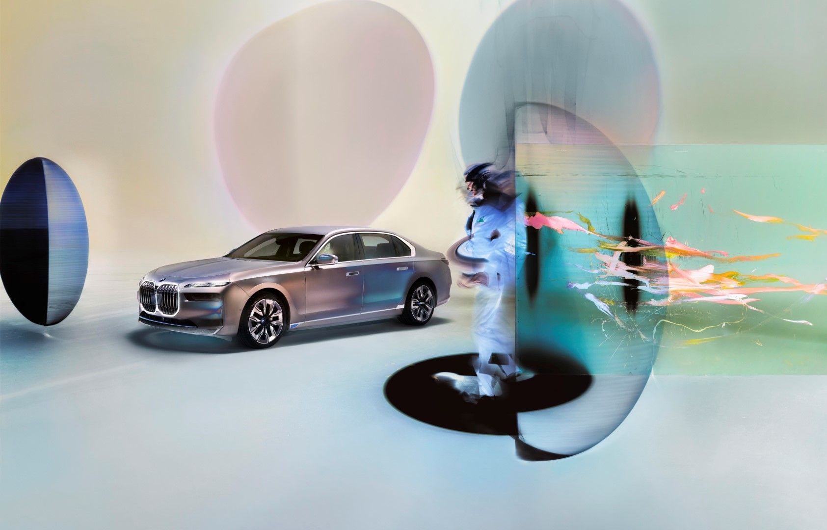 Η BMW i7 «ποζάρει» στον φακό του Nick Knight
