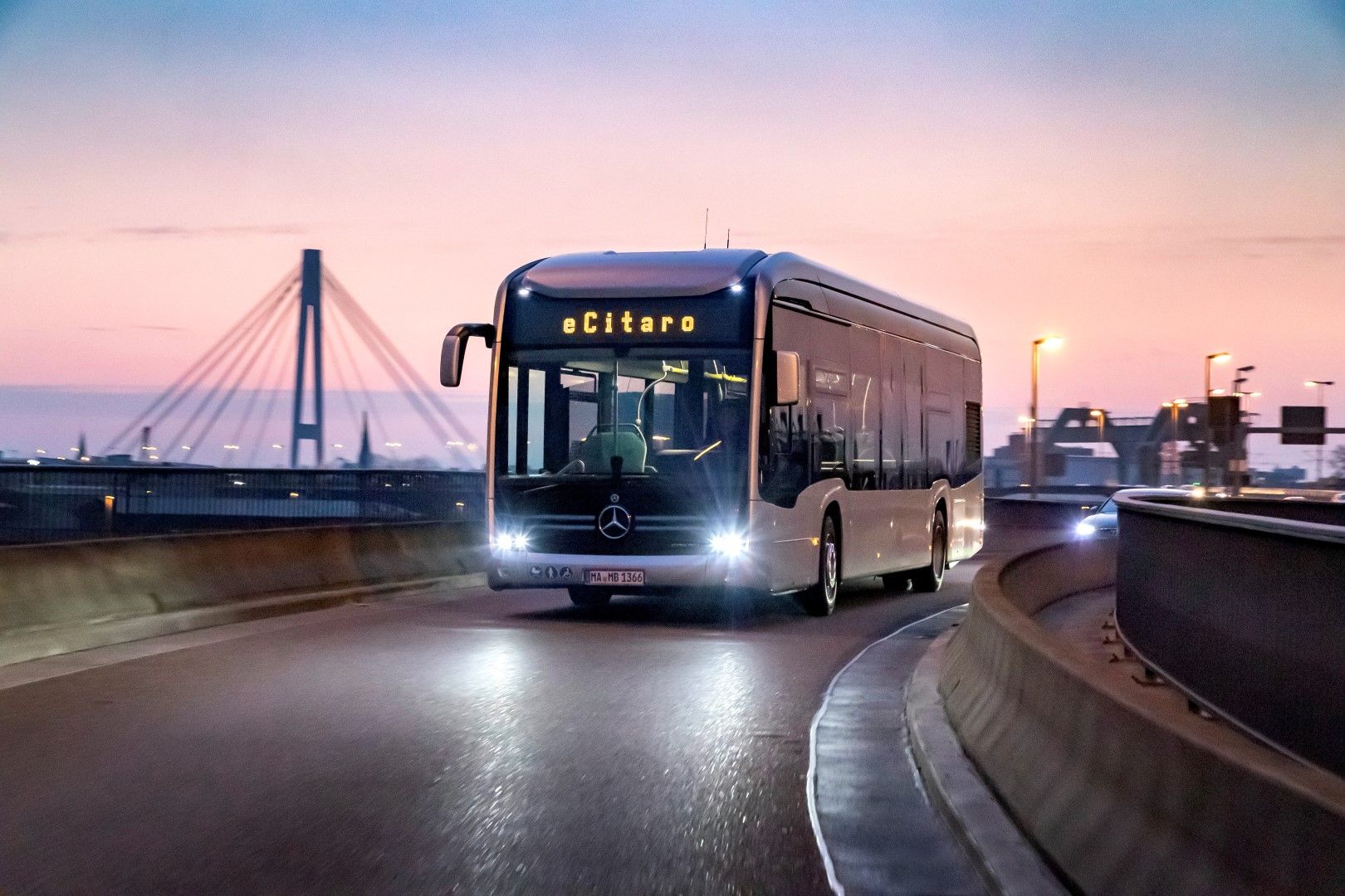 Daimler Buses: Οχήματα με μπαταρία και υδρογόνο από το 2030