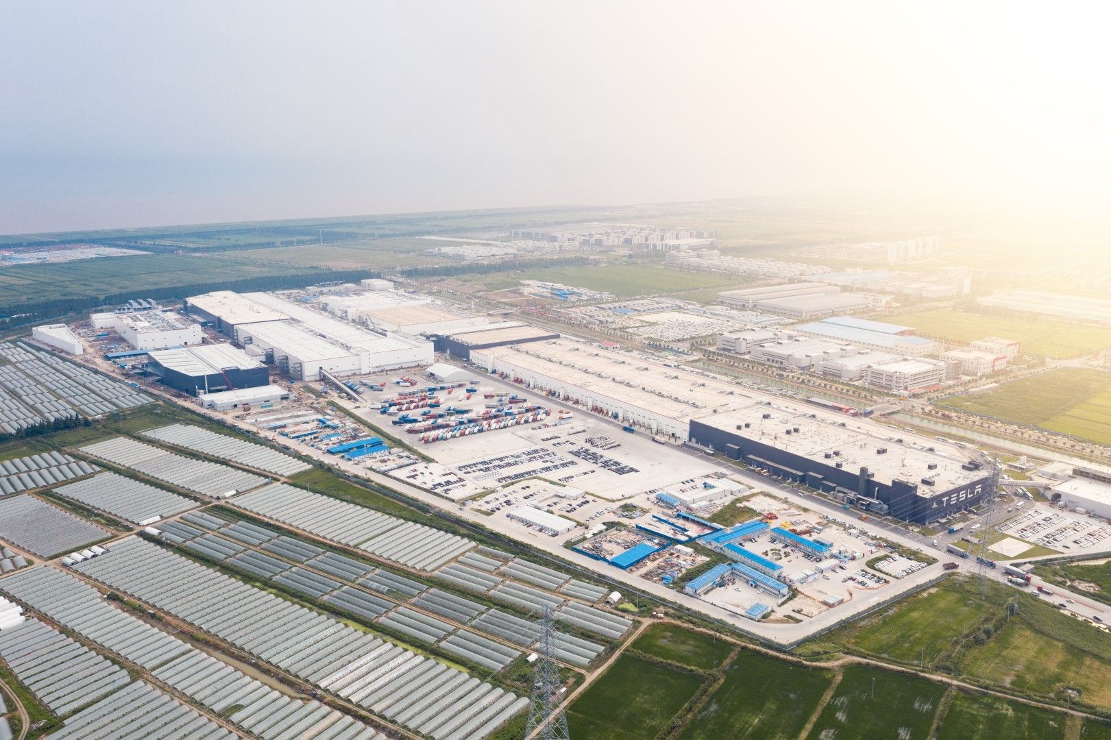 Tesla: Δεύτερο εργοστάσιο στη Σανγκάη