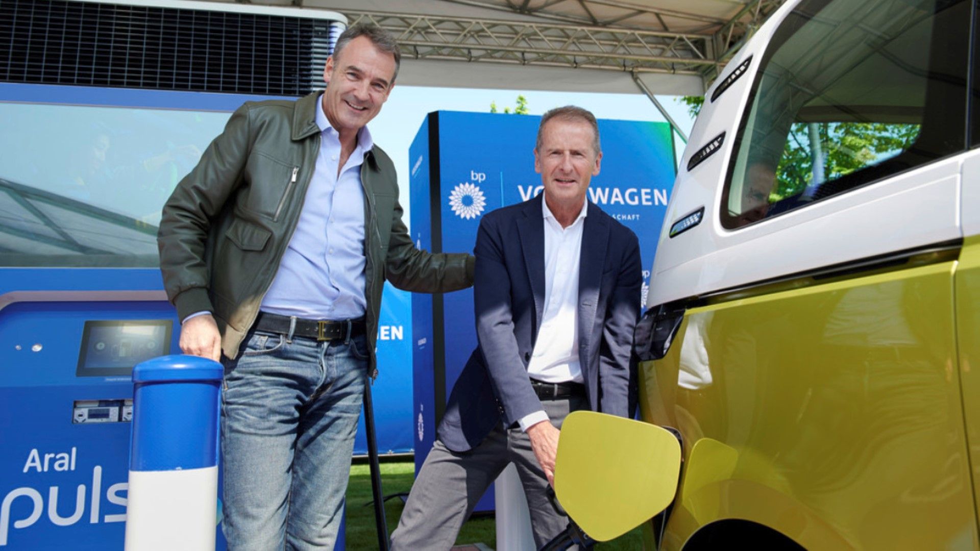 Volkswagen και BP αναπτύσσουν δίκτυο 8.000 ταχυφορτιστών!