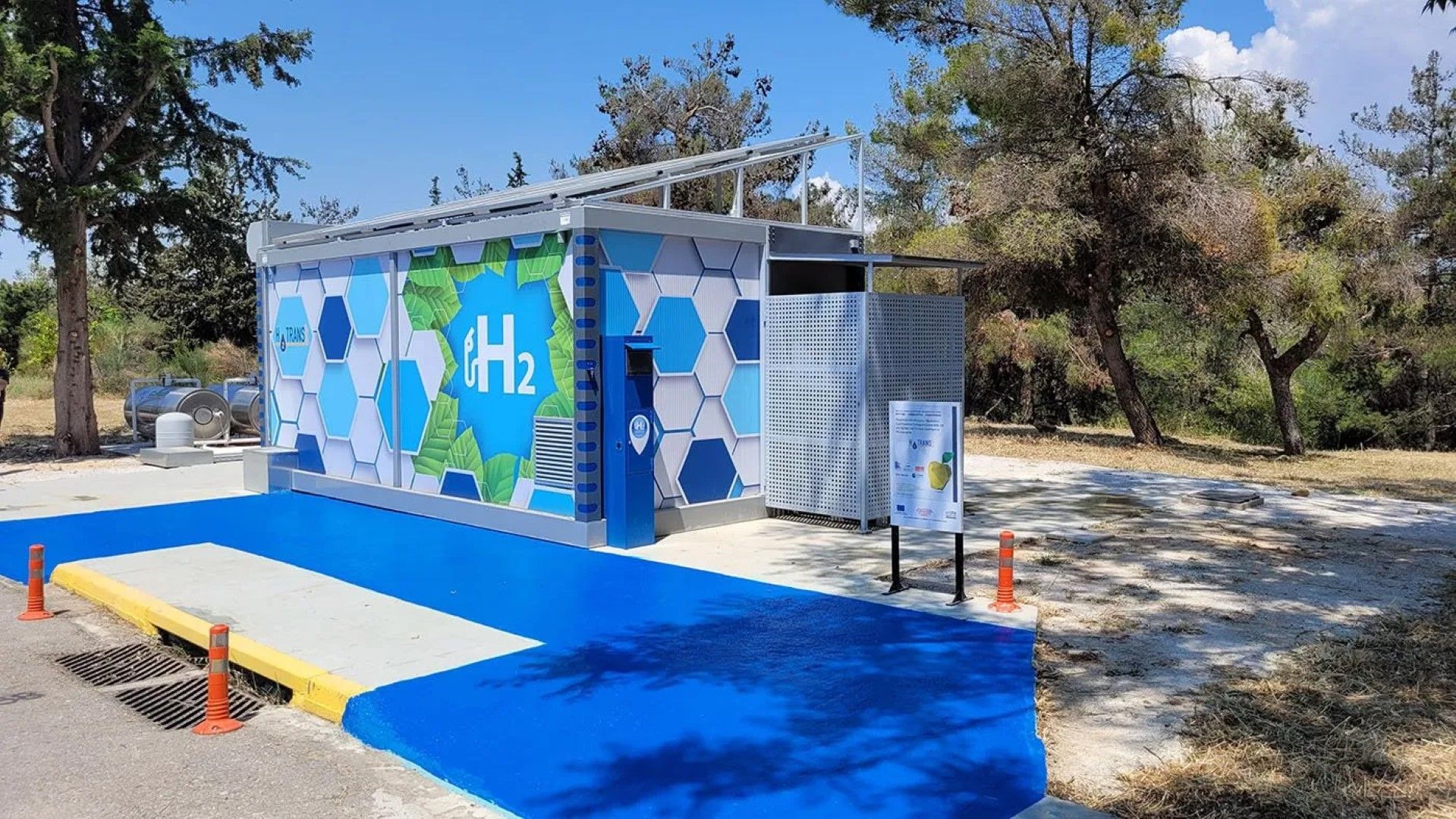 Εγκαινιάστηκε ο πρώτος σταθμός ανεφοδιασμού υδρογόνου στην Ελλάδα
