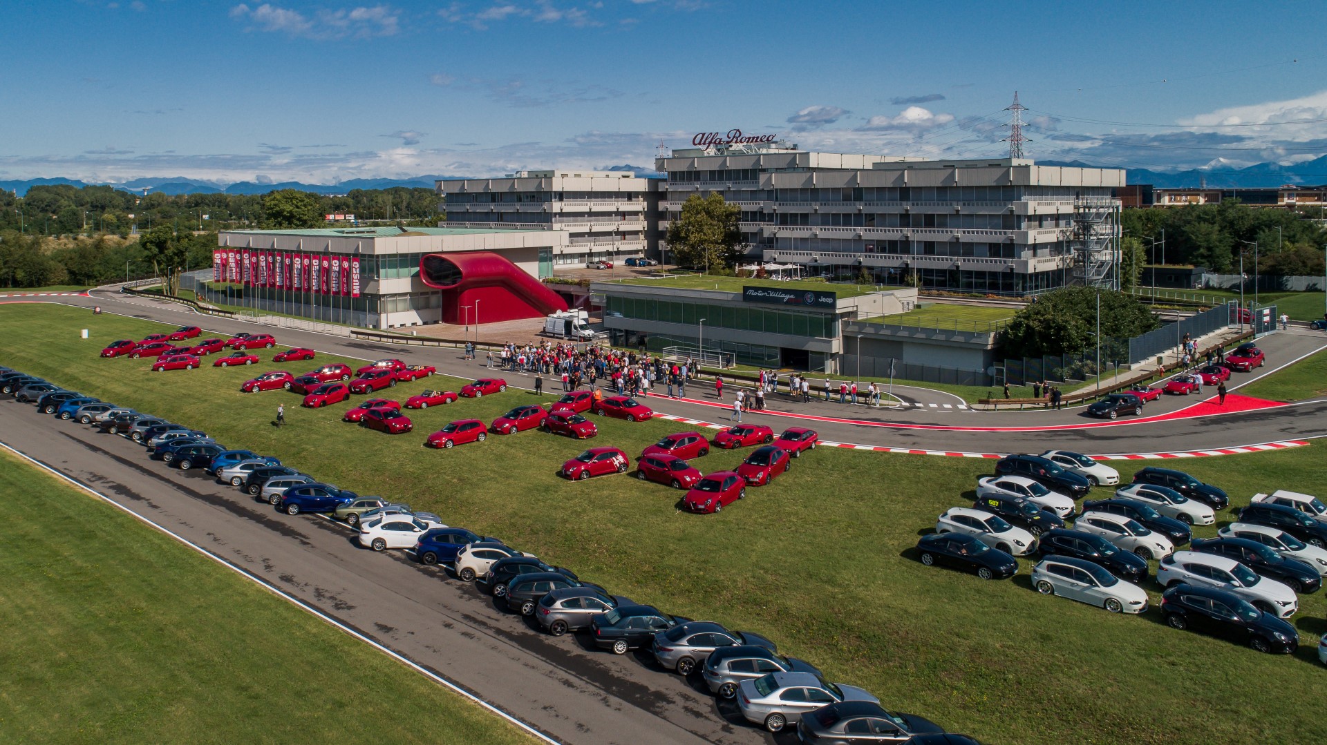Η Alfa Romeo σβήνει «112 κεράκια» και το γιορτάζει!