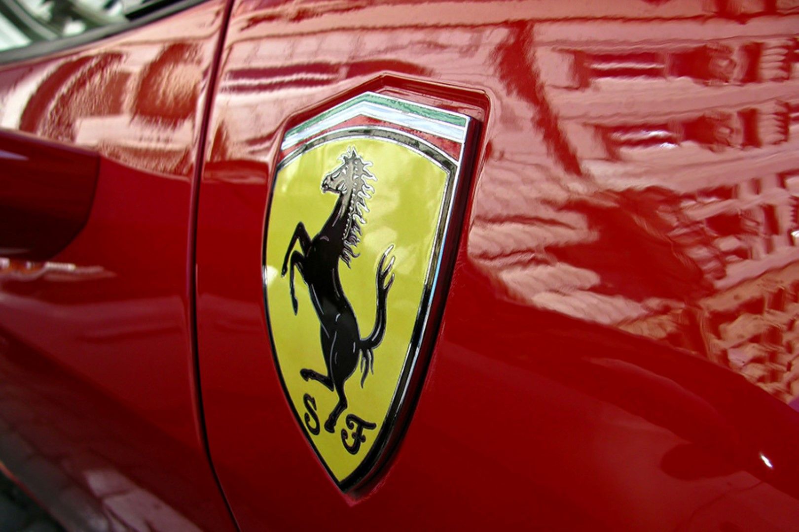 Η Ferrari έχει πάρει φόρα για τον εξηλεκτρισμό της!