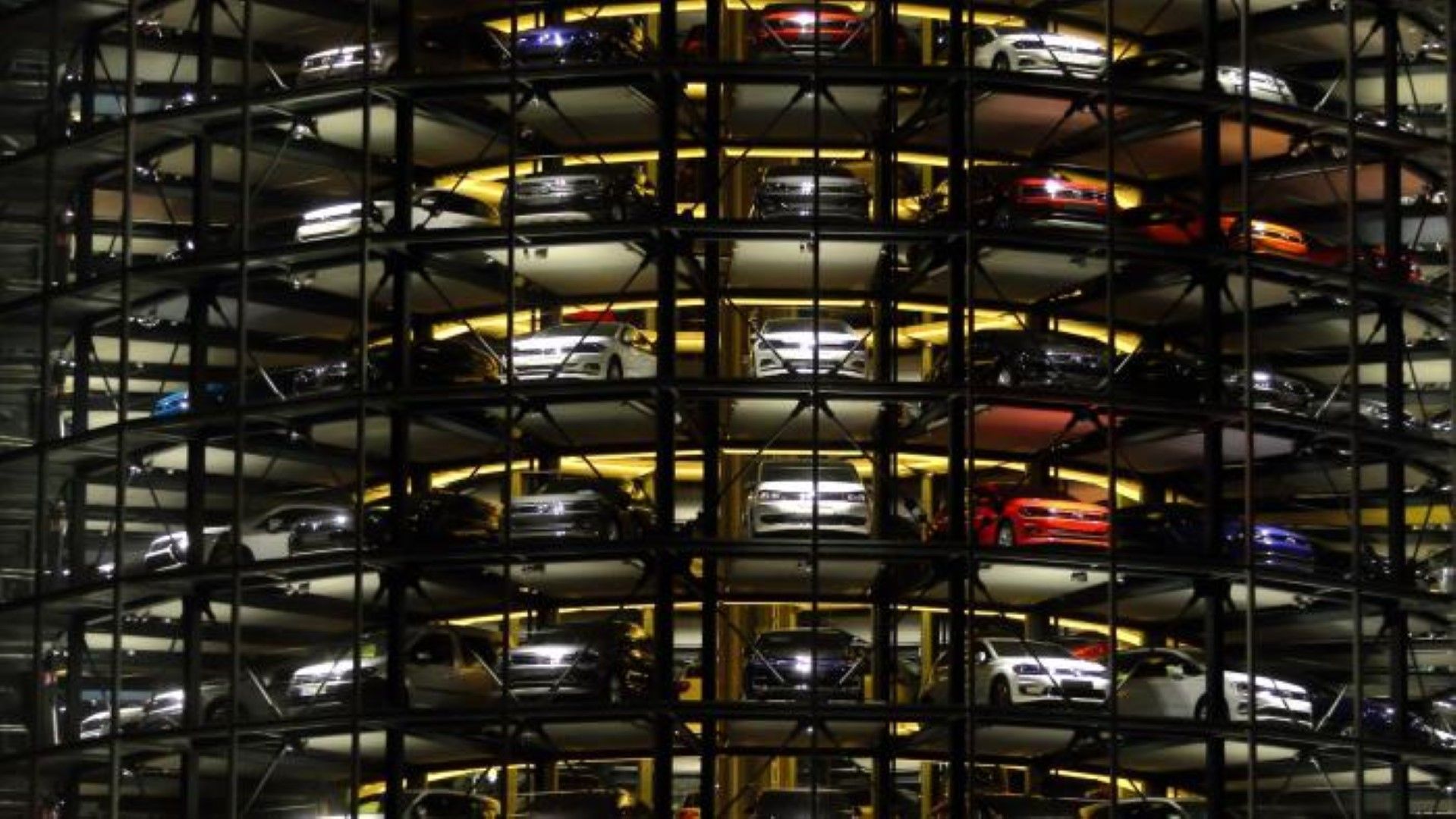 Autostaldt: Το επιβλητικό πάρκινγκ αυτοκινήτων της Volkswagen!