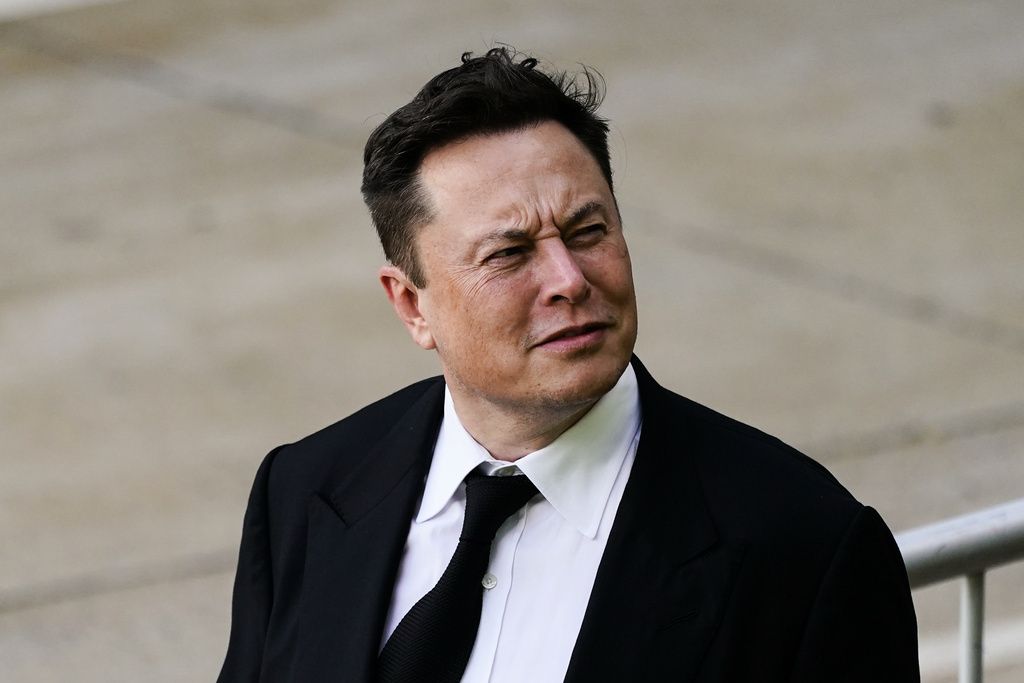Tesla: Ο Έλον Μασκ απαγορεύει την τηλεργασία στο προσωπικό