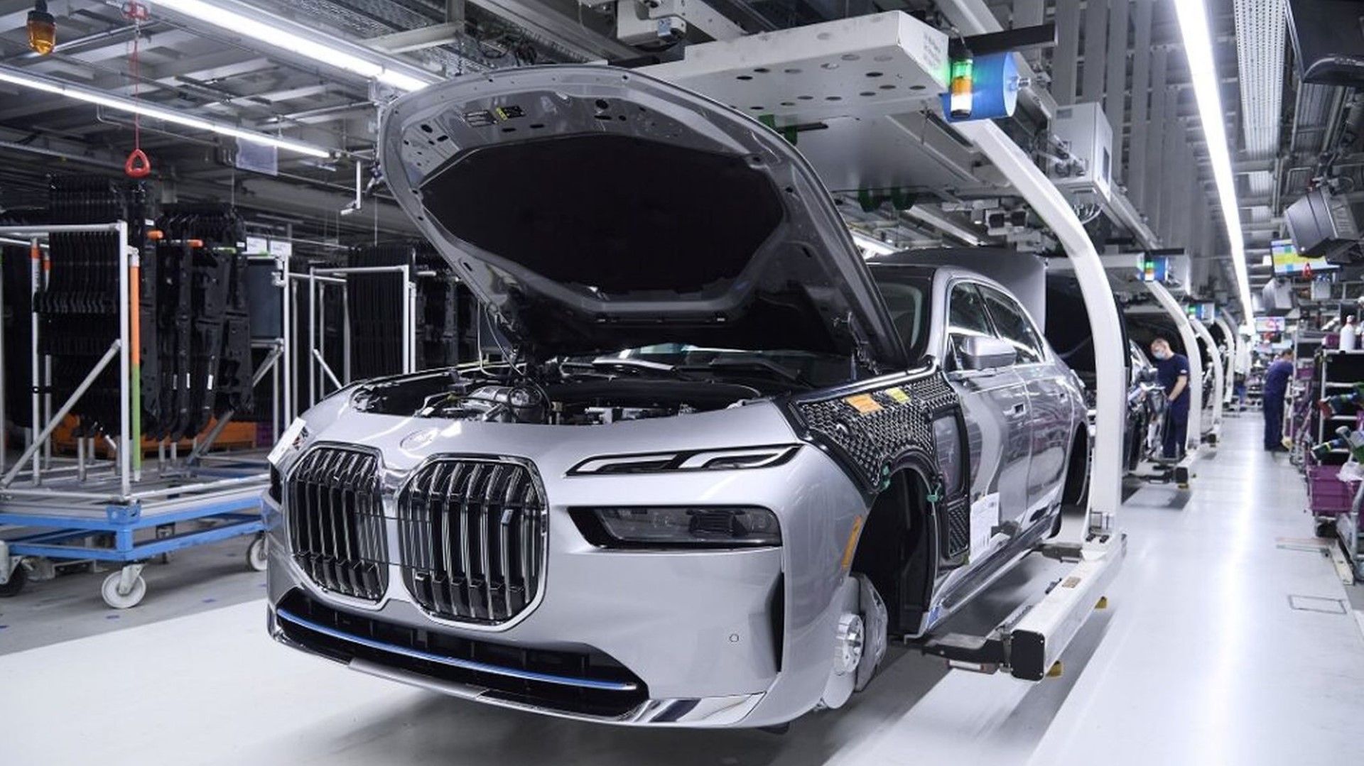 Στην παραγωγή η νέα BMW 7 και η ηλεκτρική i7