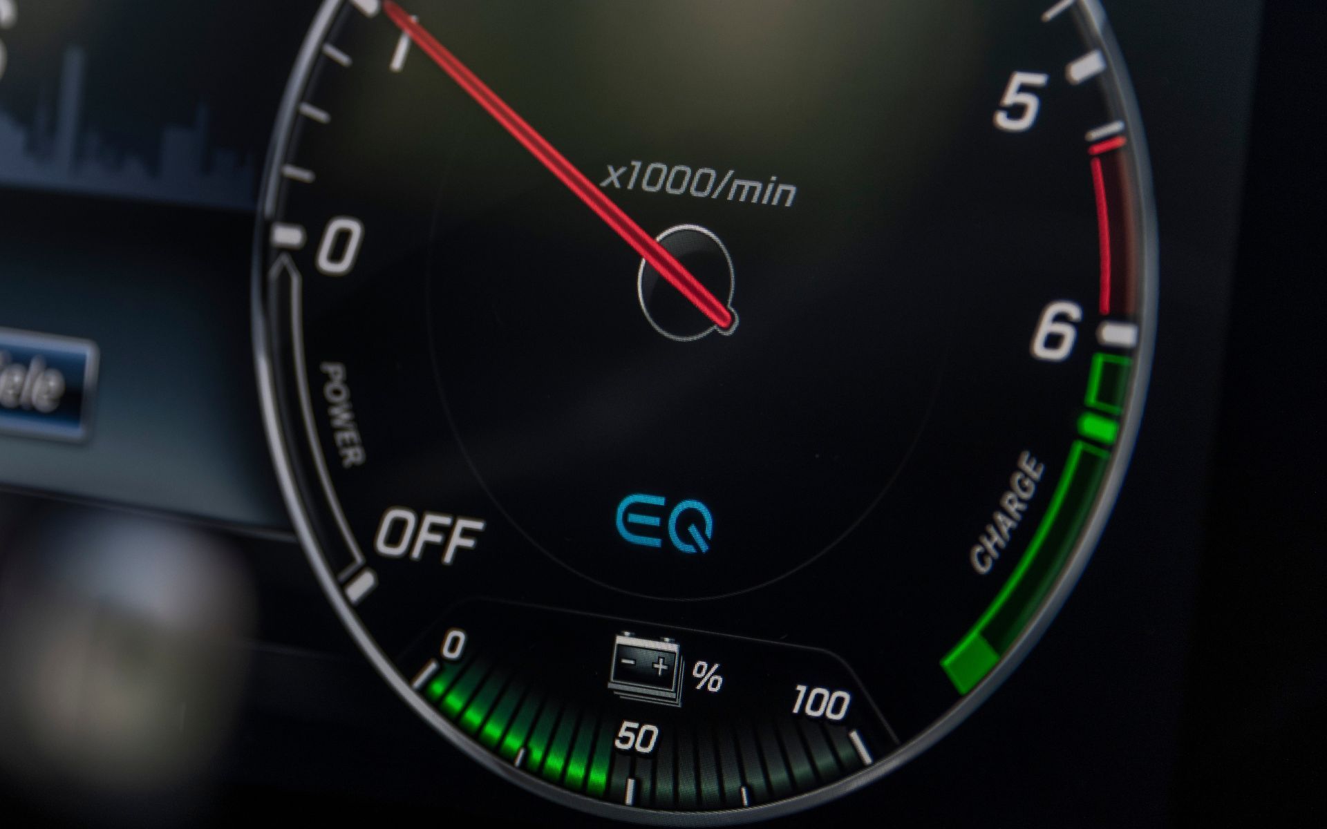 Test Drive || Δοκιμάζουμε τη Mercedes-Benz E 300 e!