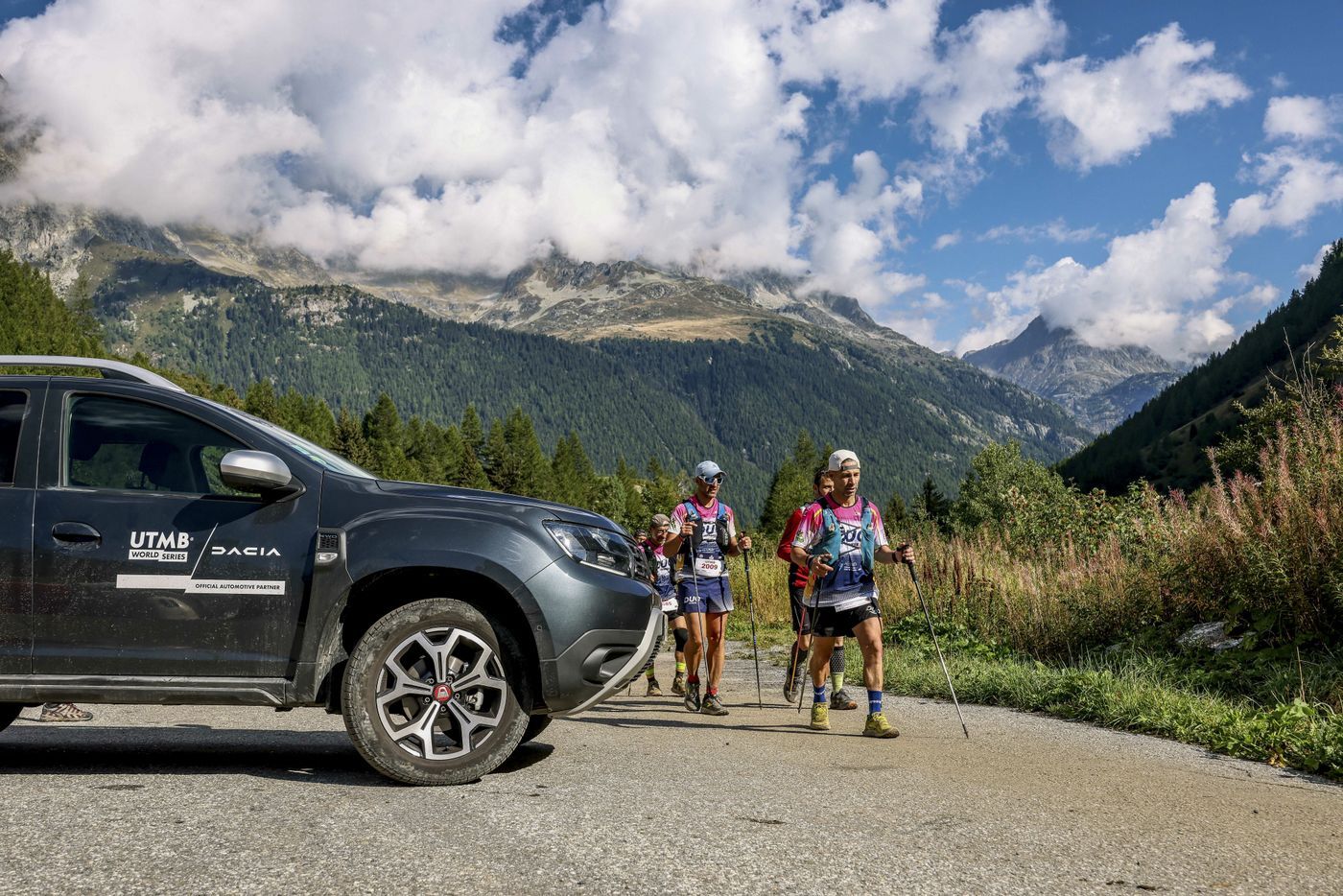 Dacia: Έτρεξε στον αγώνα του Mont Blanc στις Άλπεις!