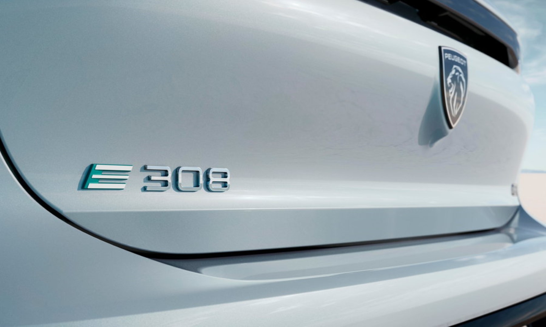 Αποκάλυψη για το ηλεκτρικό Peugeot e-308