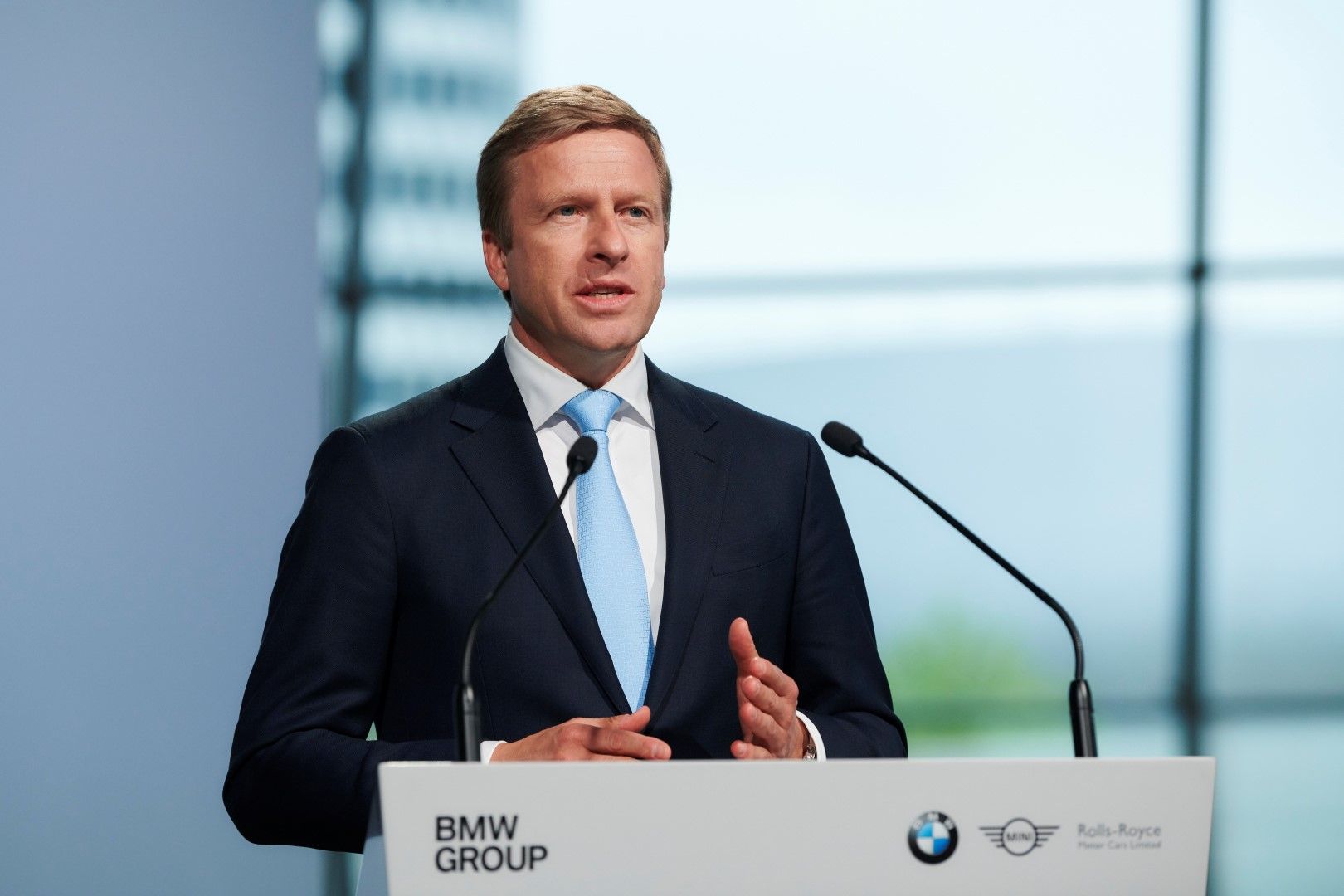 BMW: Συνεχίζει την παραγωγή συμβατικών αυτοκινήτων