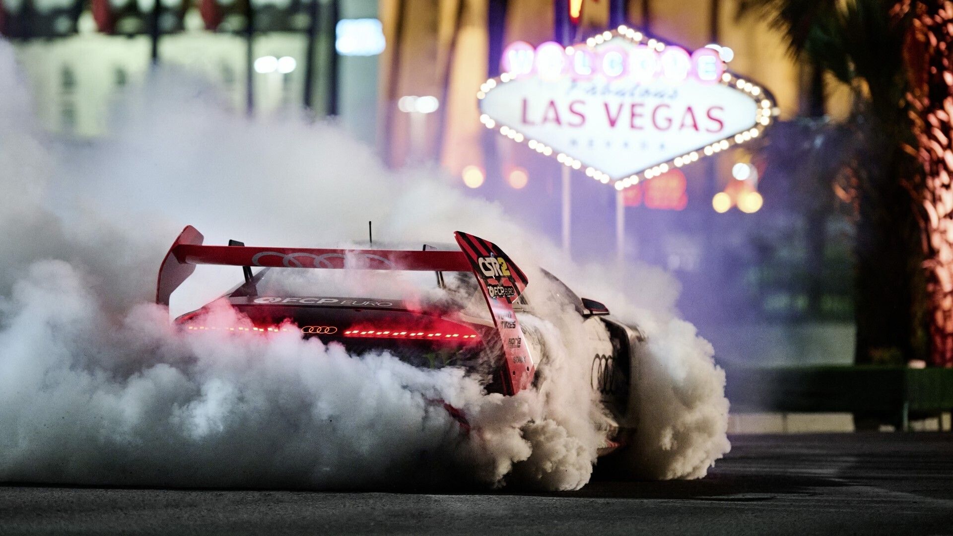 Electrikhana: Ken Block και Audi S1 Hoonitron «καίνε» λάστιχο στο Las Vegas