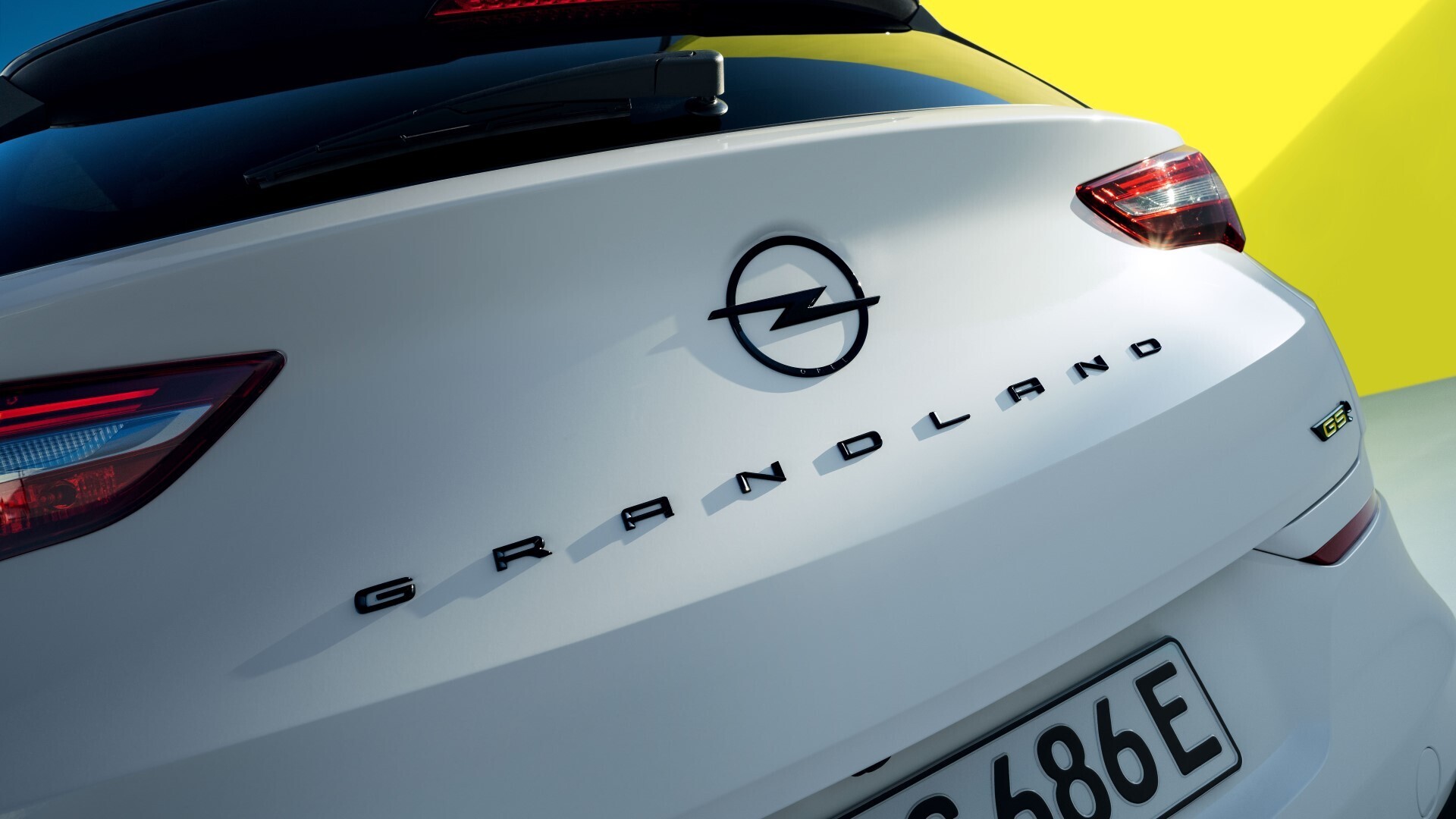 Opel Grandland GSe: Με 300 εξηλεκτρισμένους ίππους