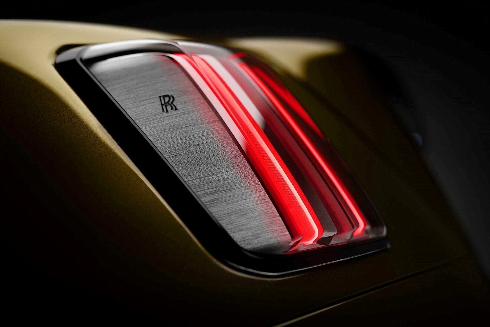 Rolls-Royce Spectre: Όταν η πολυτέλεια συναντά την ηλεκτροκίνηση