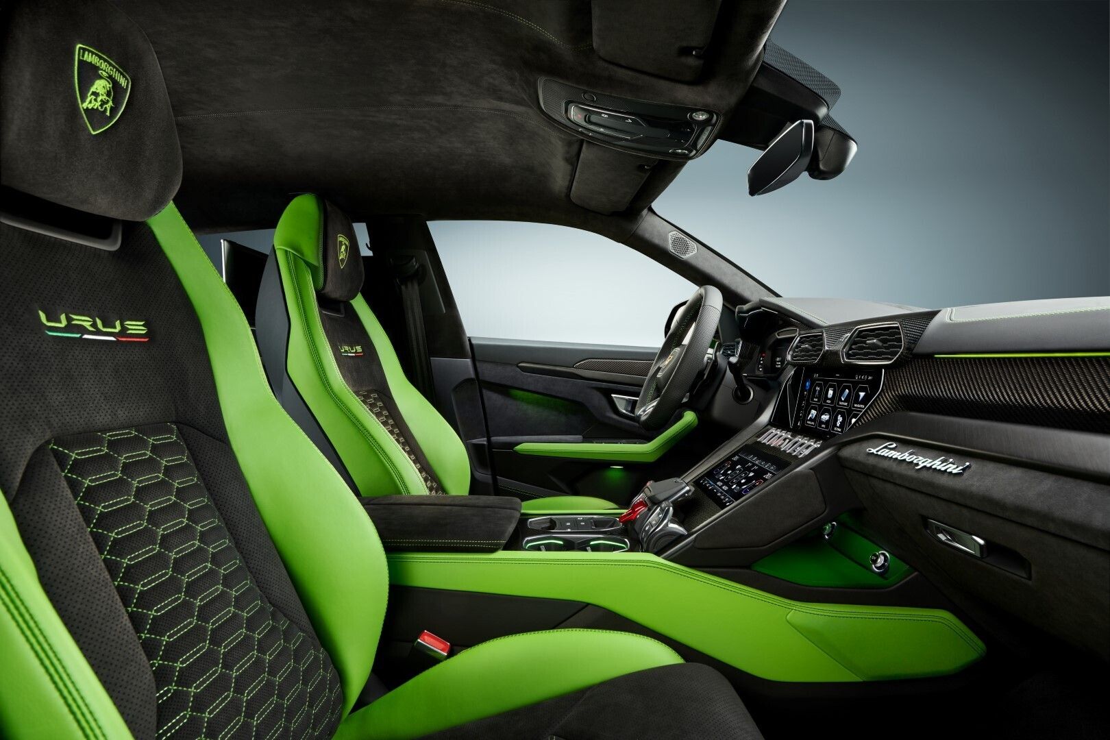 Titan EVO 2022 Series: Αίσθηση από Lamborghini με μόλις 779 ευρώ