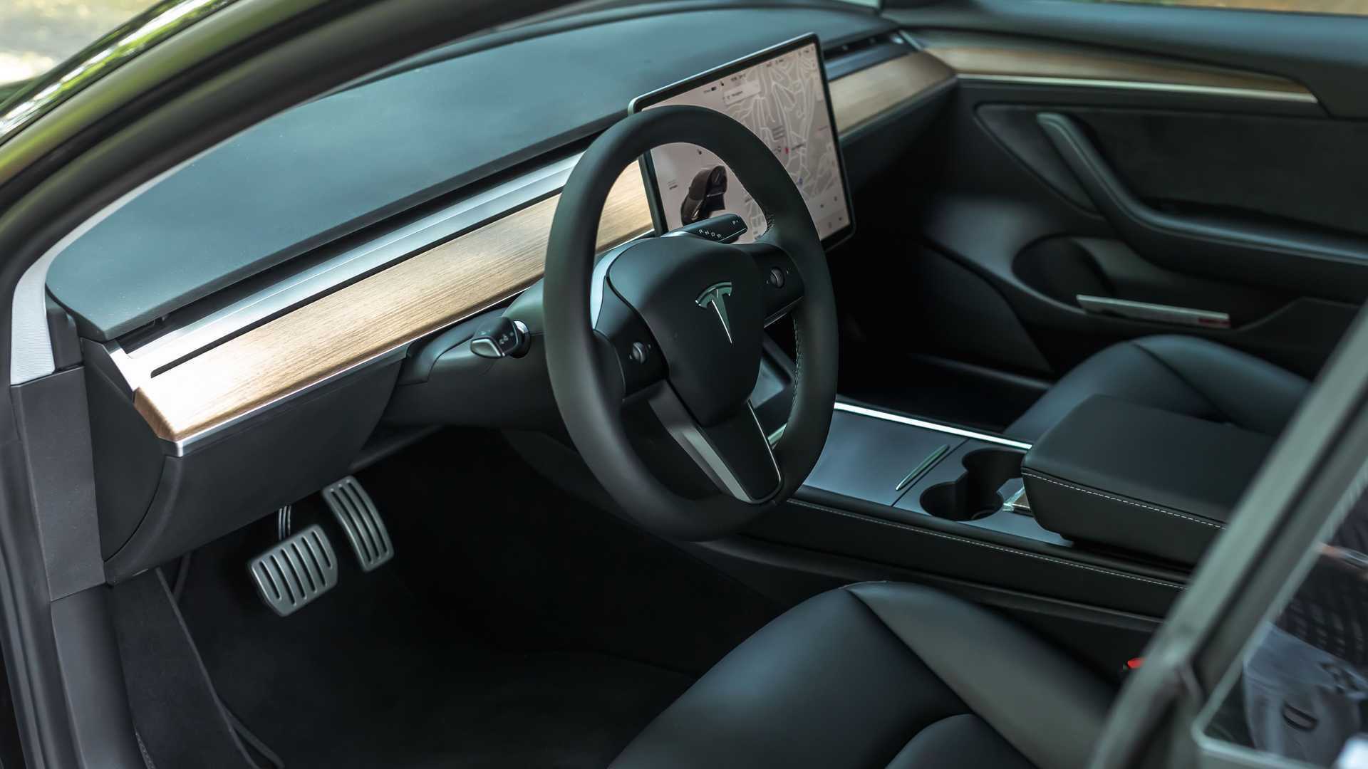 Η Manhart «αγριεύει» το Tesla Model 3!
