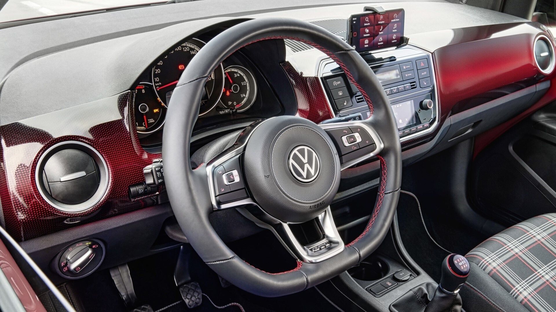 Volkswagen: Επαναφέρει τους φυσικούς διακόπτες στα τιμόνια