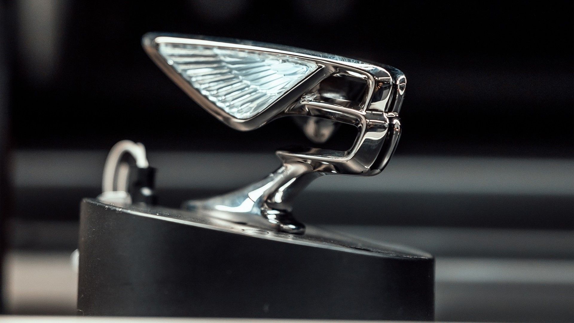 Το νέο σύμβολο της Bentley είναι έργο τέχνης