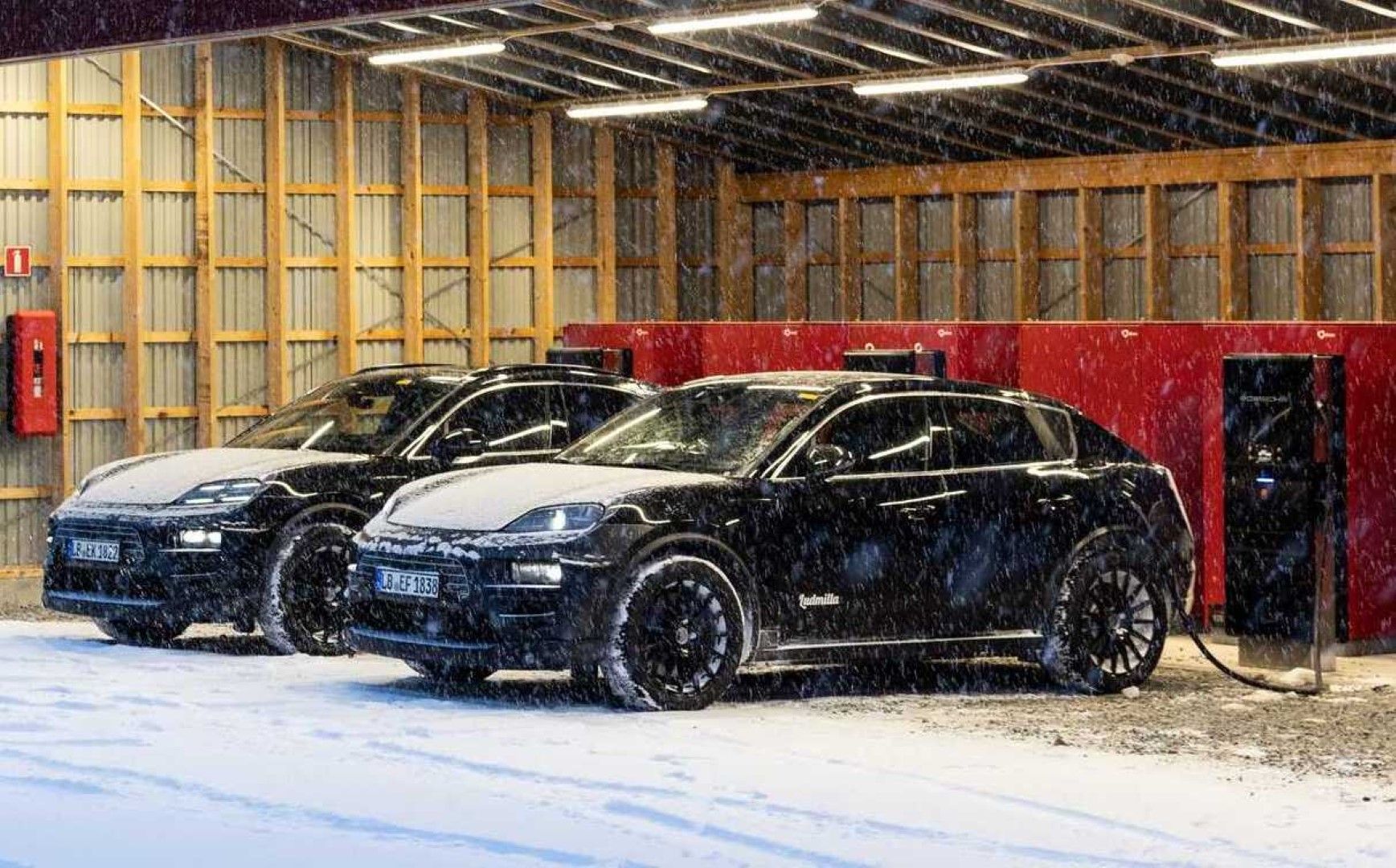 Porsche Macan: Η ατμόσφαιρα σπορ και ηλεκτρισμένη!