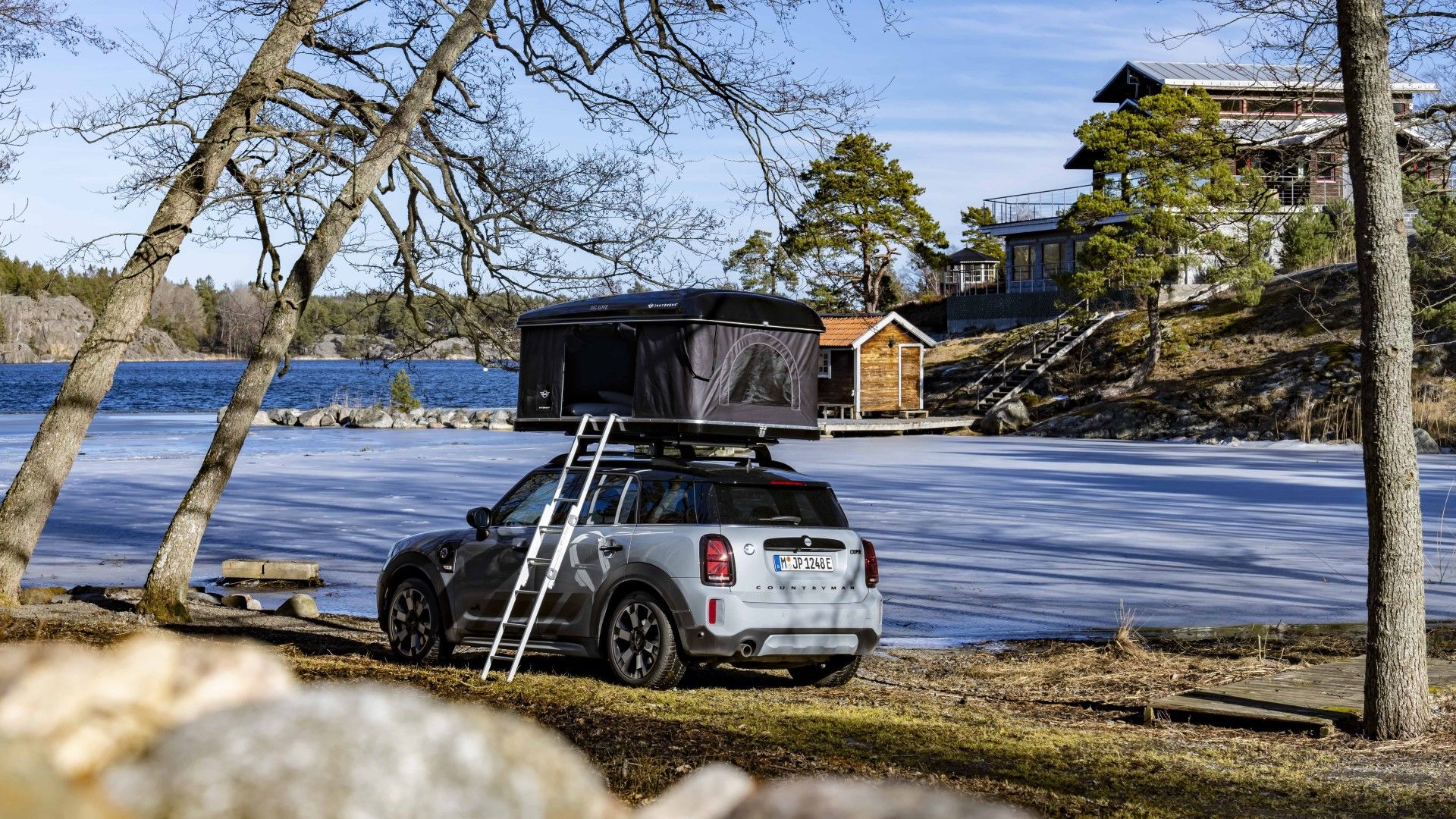 Στις ακτές της Σουηδίας με το MINI Cooper SE Countryman