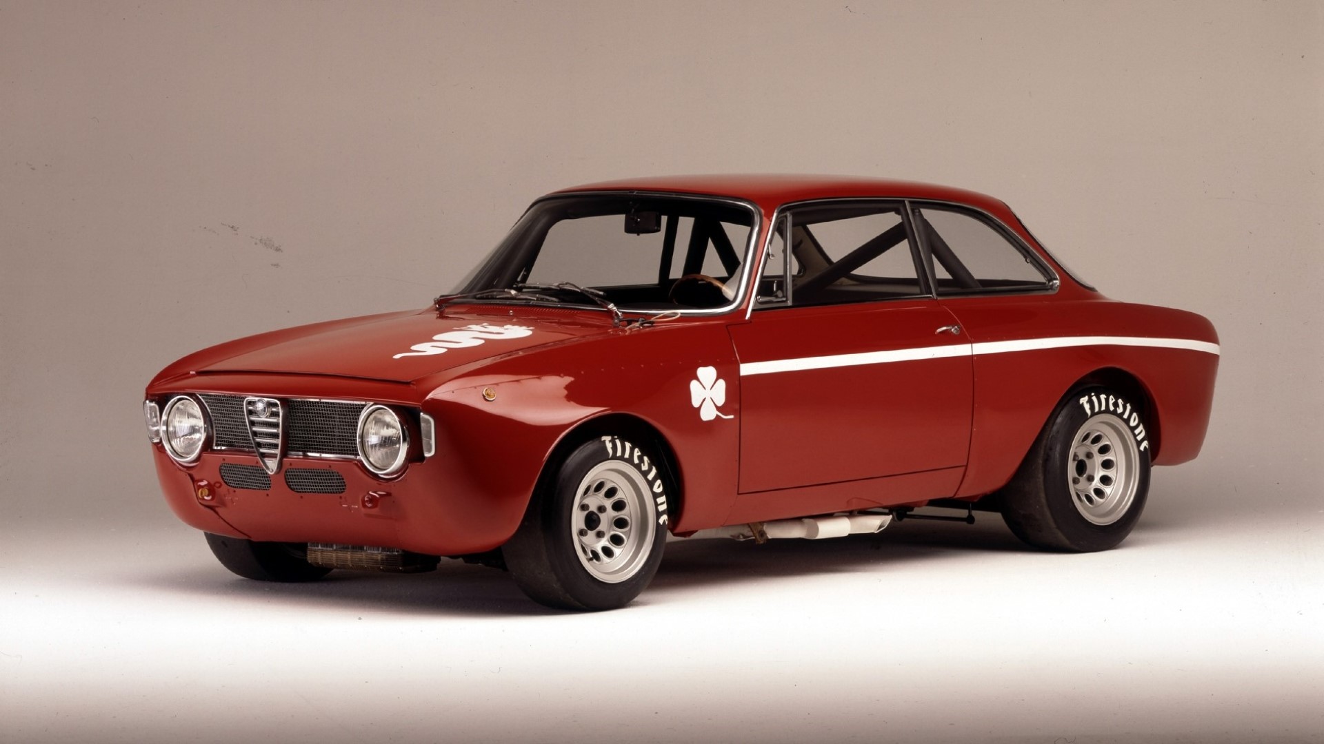Η Alfa Romeo Tonale PHEV συνδέει το παρελθόν με το μέλλον