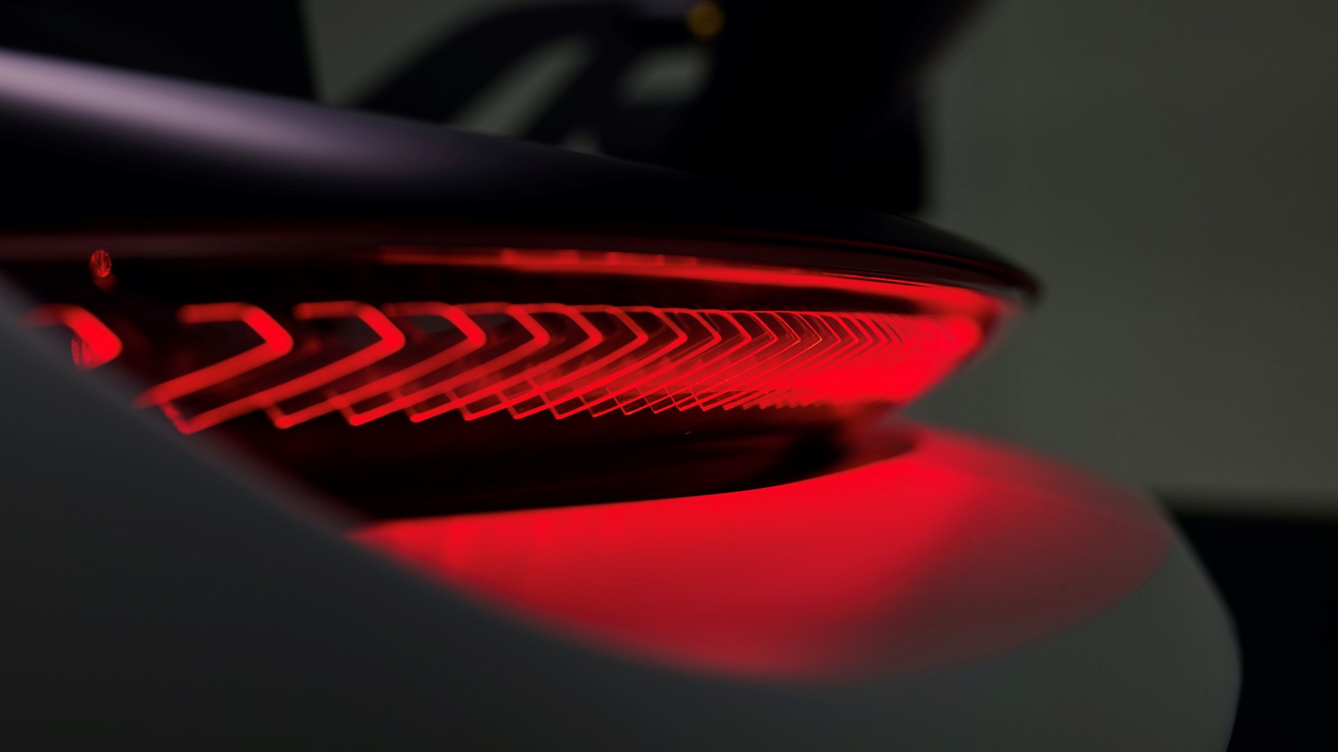 Porsche: Η πρώτη ηλεκτρική Boxster καταφθάνει