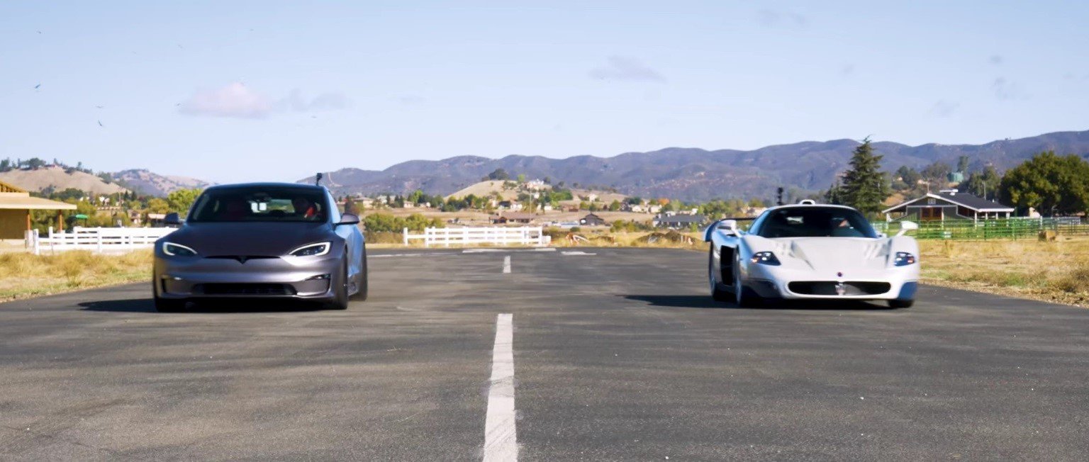 Ένα Tesla Model S Plaid αφήνει πίσω 3 ιταλικά supercars!