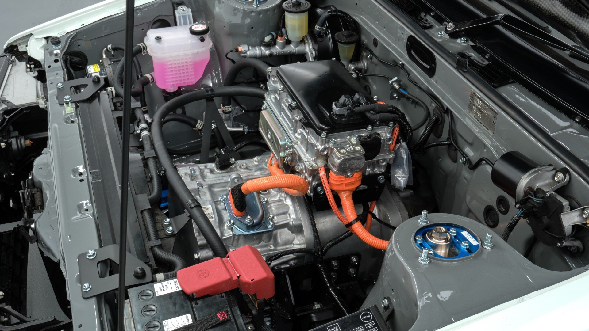 H Toyota δίνει νέα πνοή σε δύο Corolla AE86
