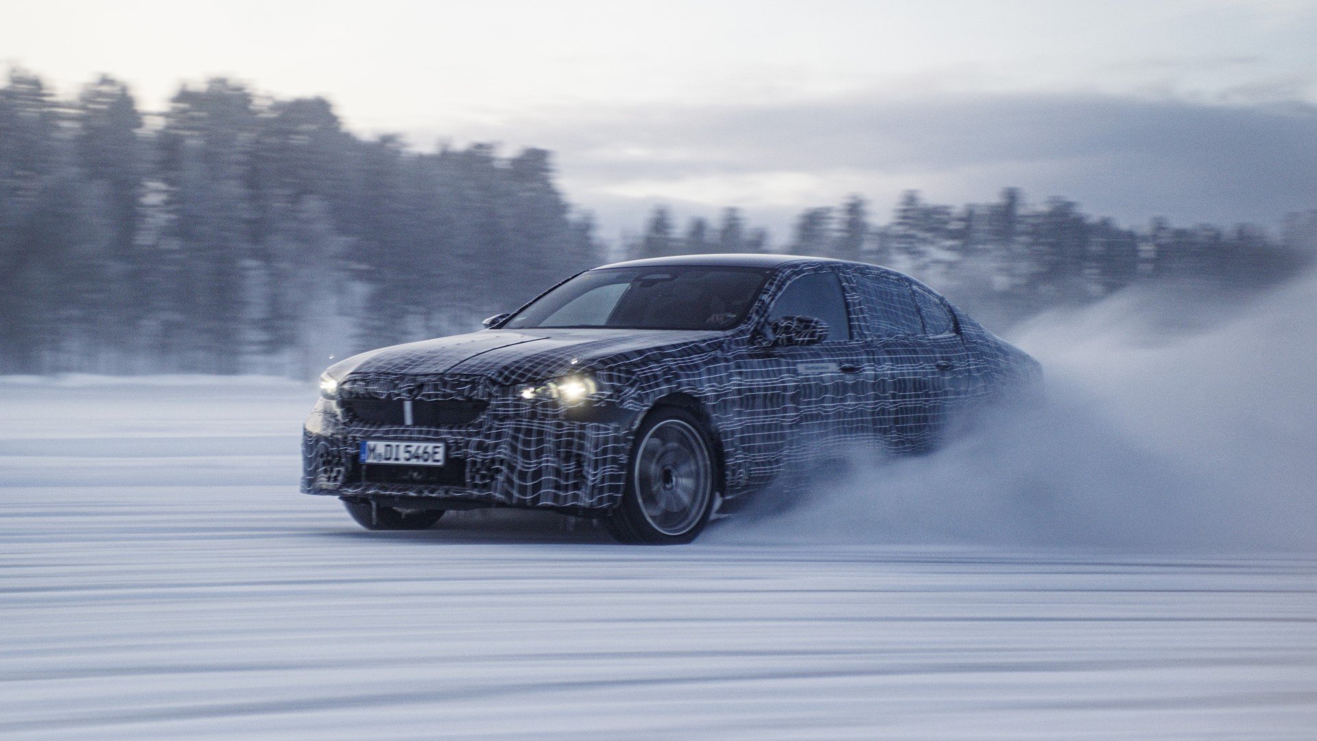 BMW i5: Τα χειμερινά σπορ είναι το... φόρτε της!