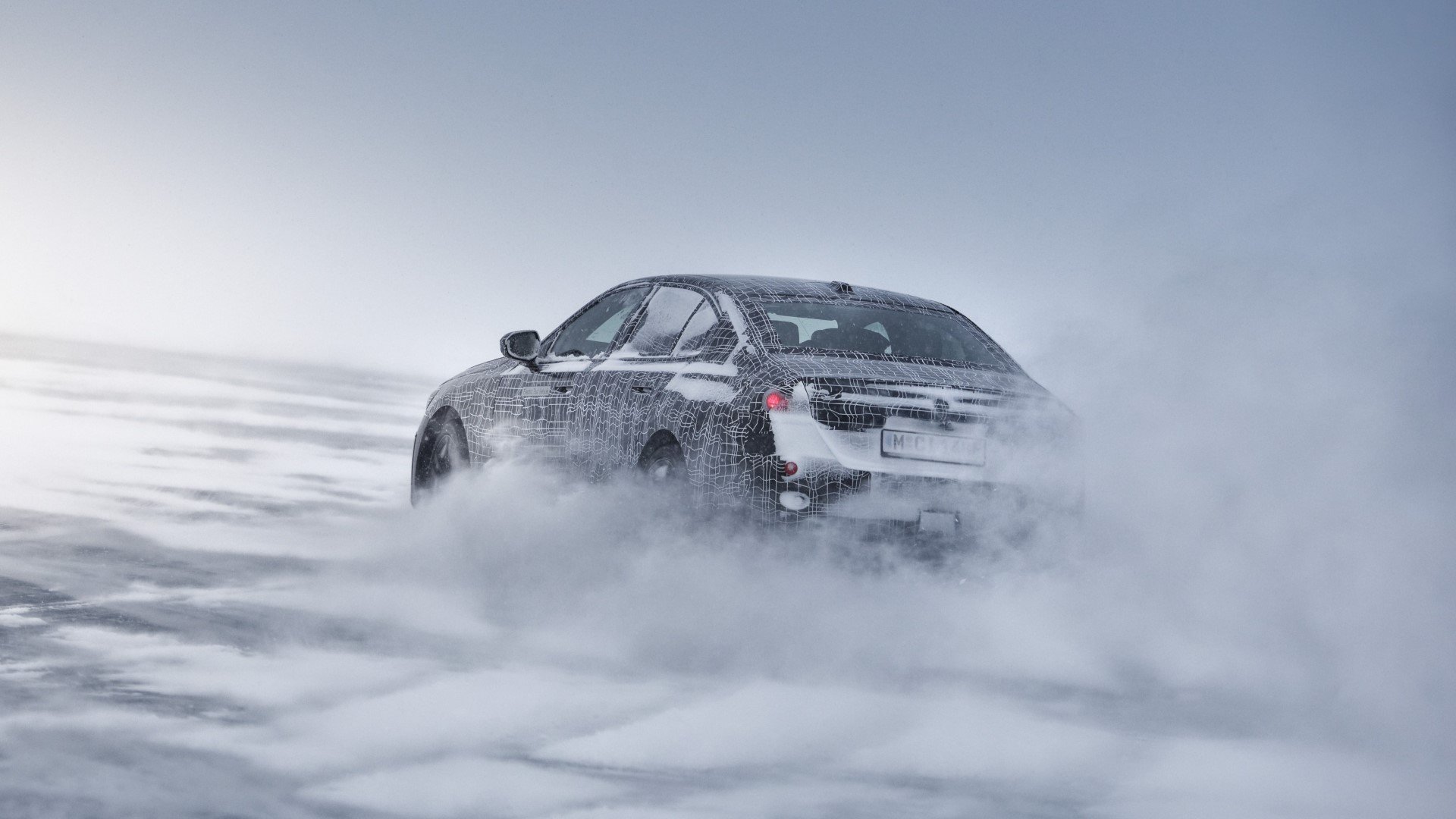 BMW i5: Τα χειμερινά σπορ είναι το... φόρτε της!