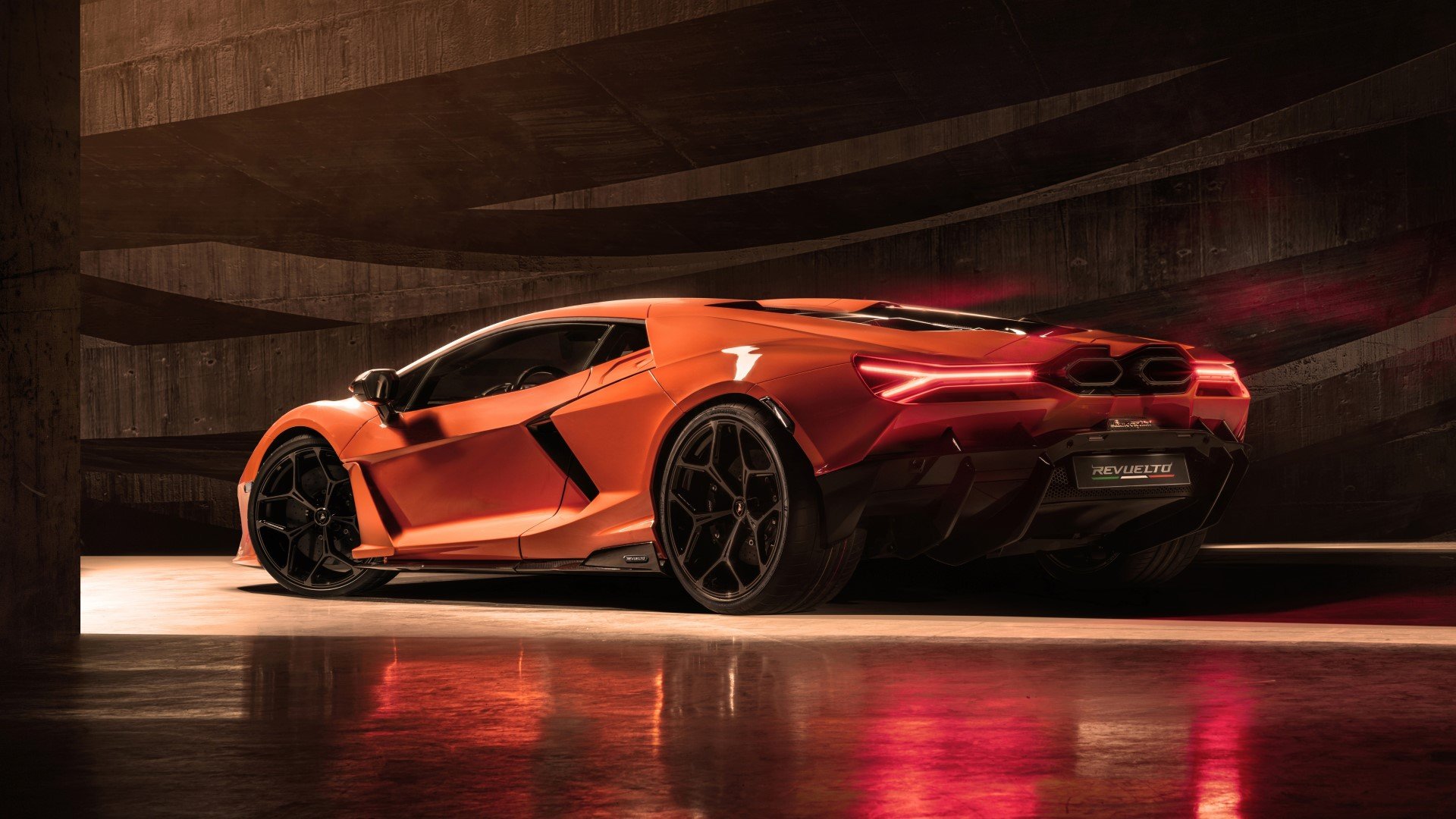 Lamborghini Revuelto: Ντεμπούτο σε μία εξηλεκτρισμένη εποχή