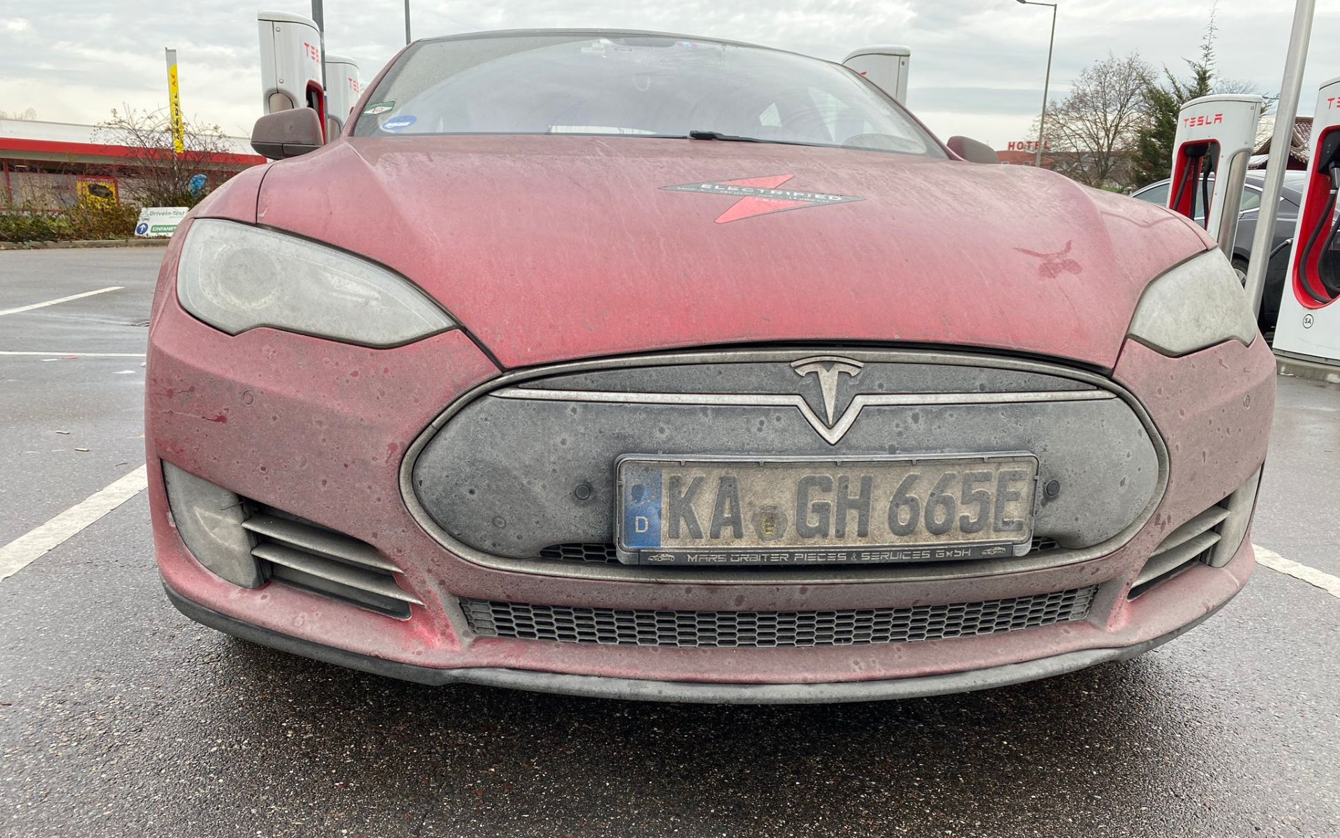 Η «Αχίλλειος πτέρνα» ενός πολυταξιδεμένου Tesla