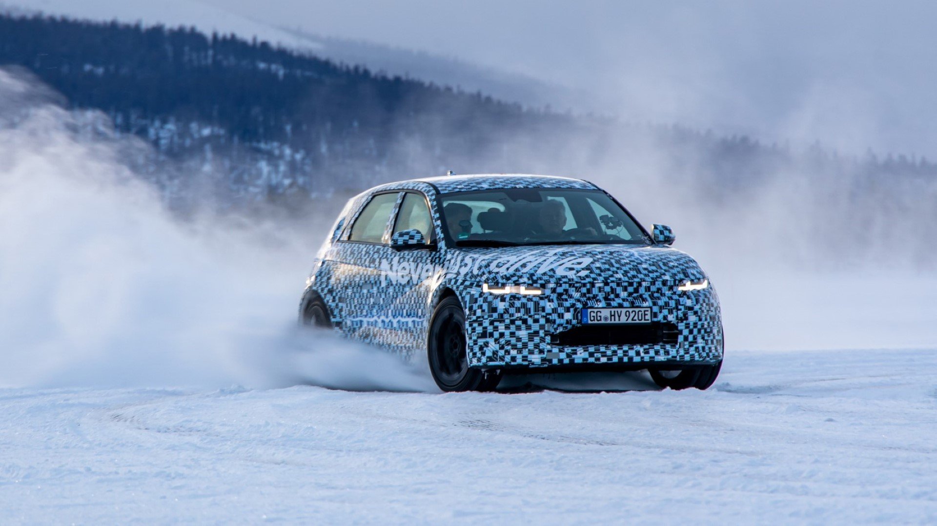 Το Hyundai Ioniq 5 N driftάρει ασταμάτητα στην Σουηδία