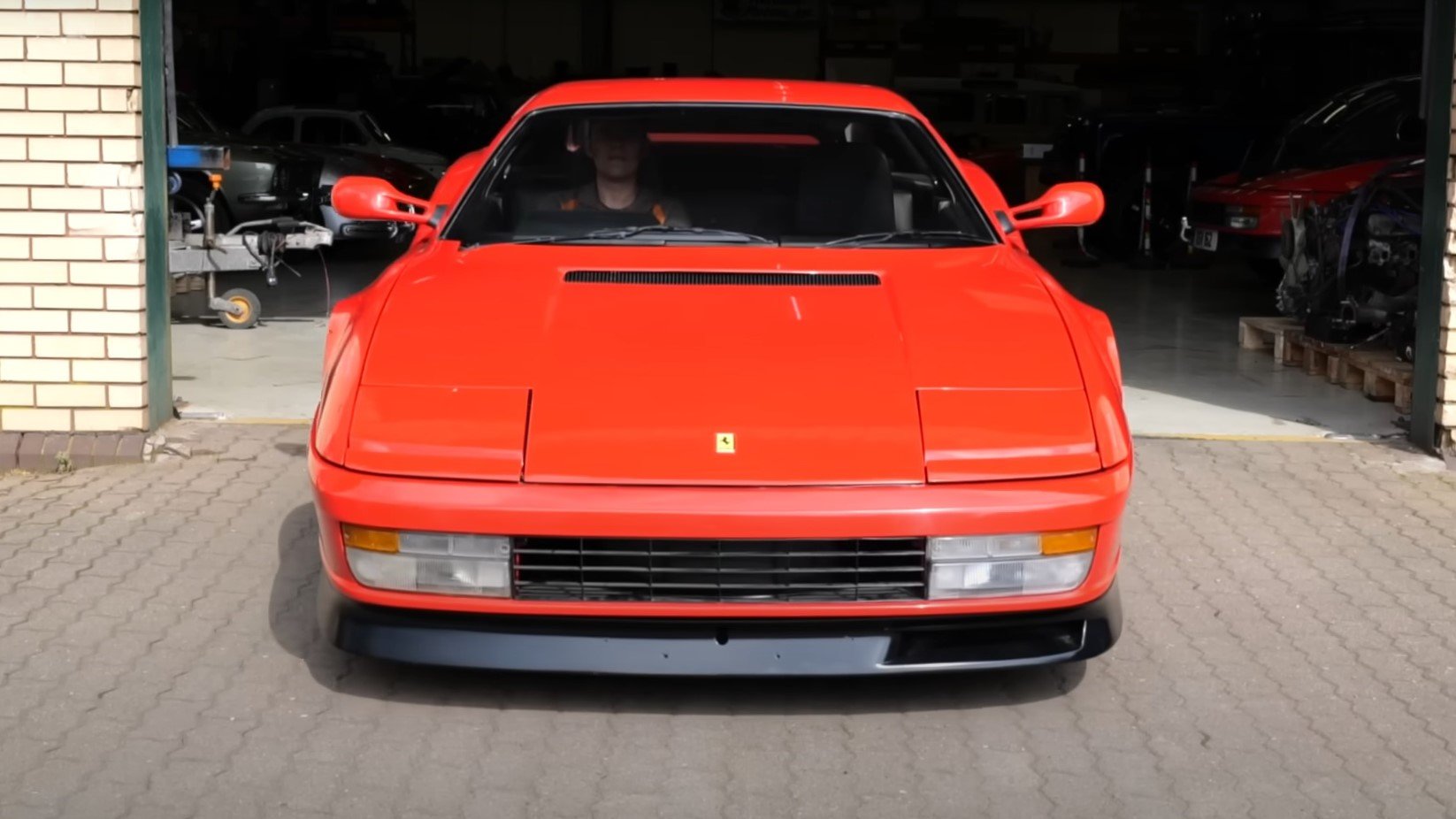 Ferrari Testarossa ή μήπως... Teslarossa;