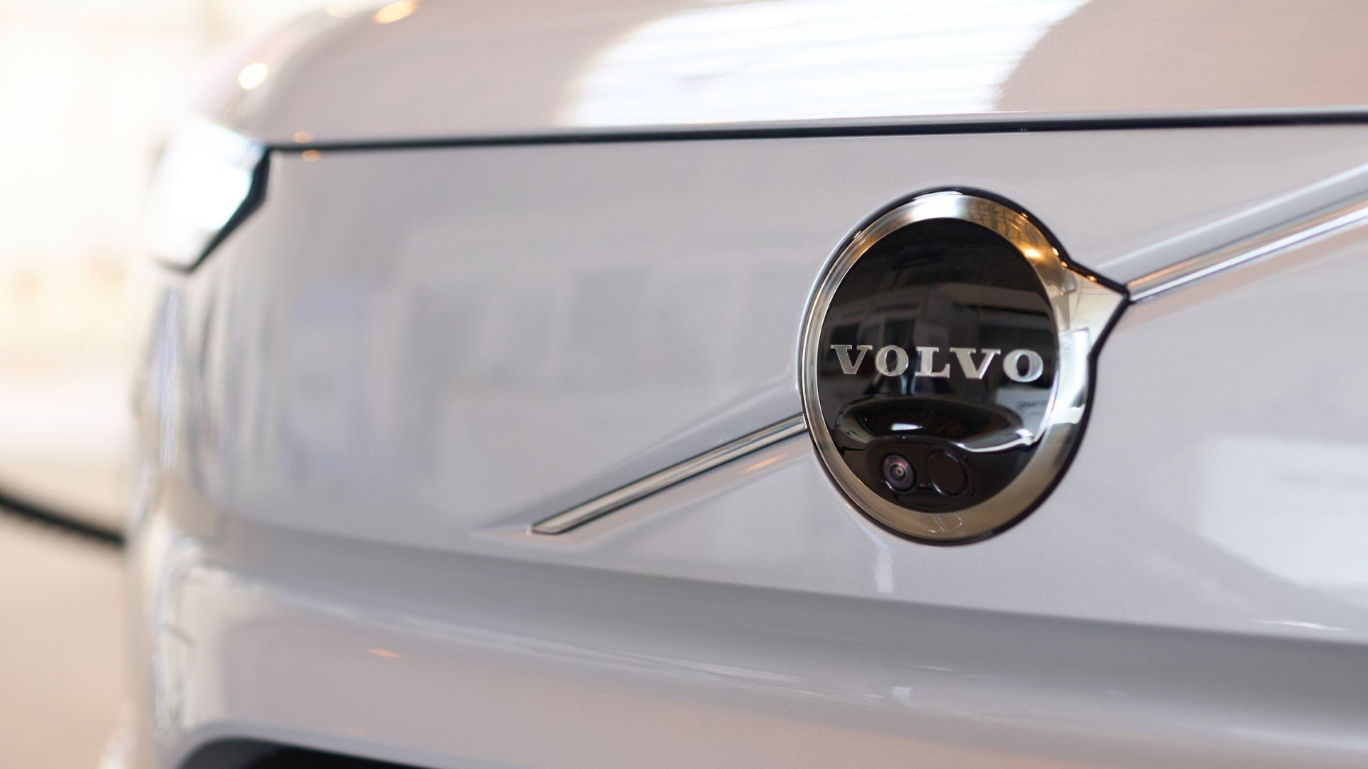 Η Volvo Car Hellas μεταλαμπαδεύει την «ηλεκτροκίνηση»