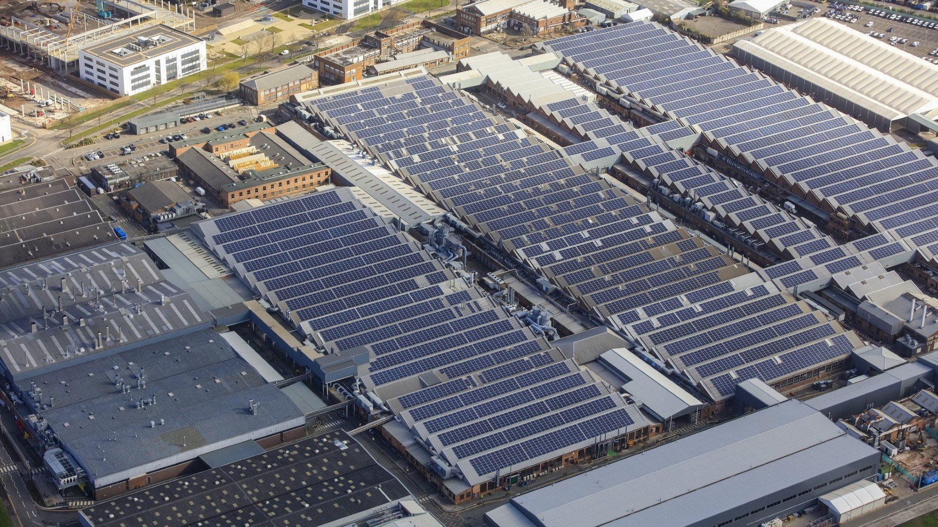 Bentley: 36.418 ηλιακά πάνελ στο εργοστάσιο Dream Factory
