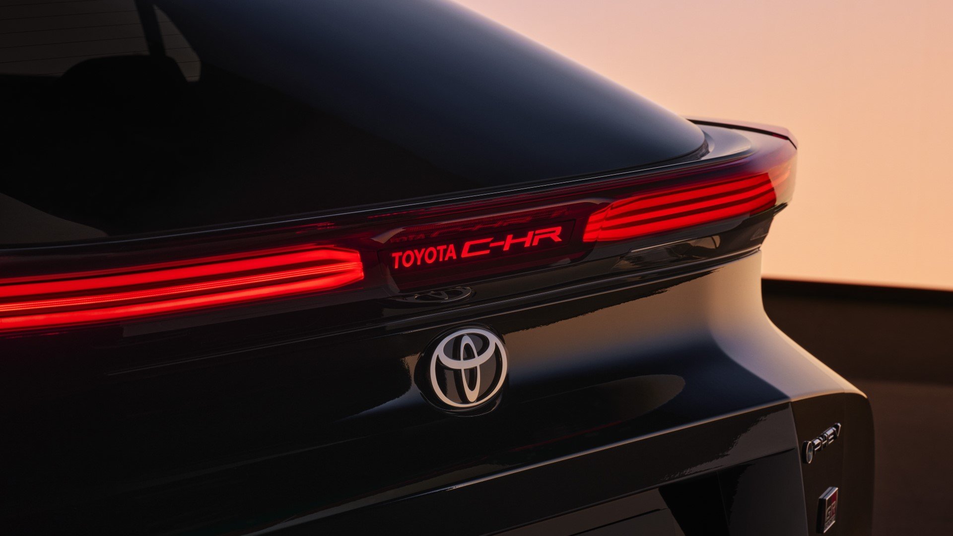 Το νέο Toyota C-HR είναι και... Plug-in Hybrid!